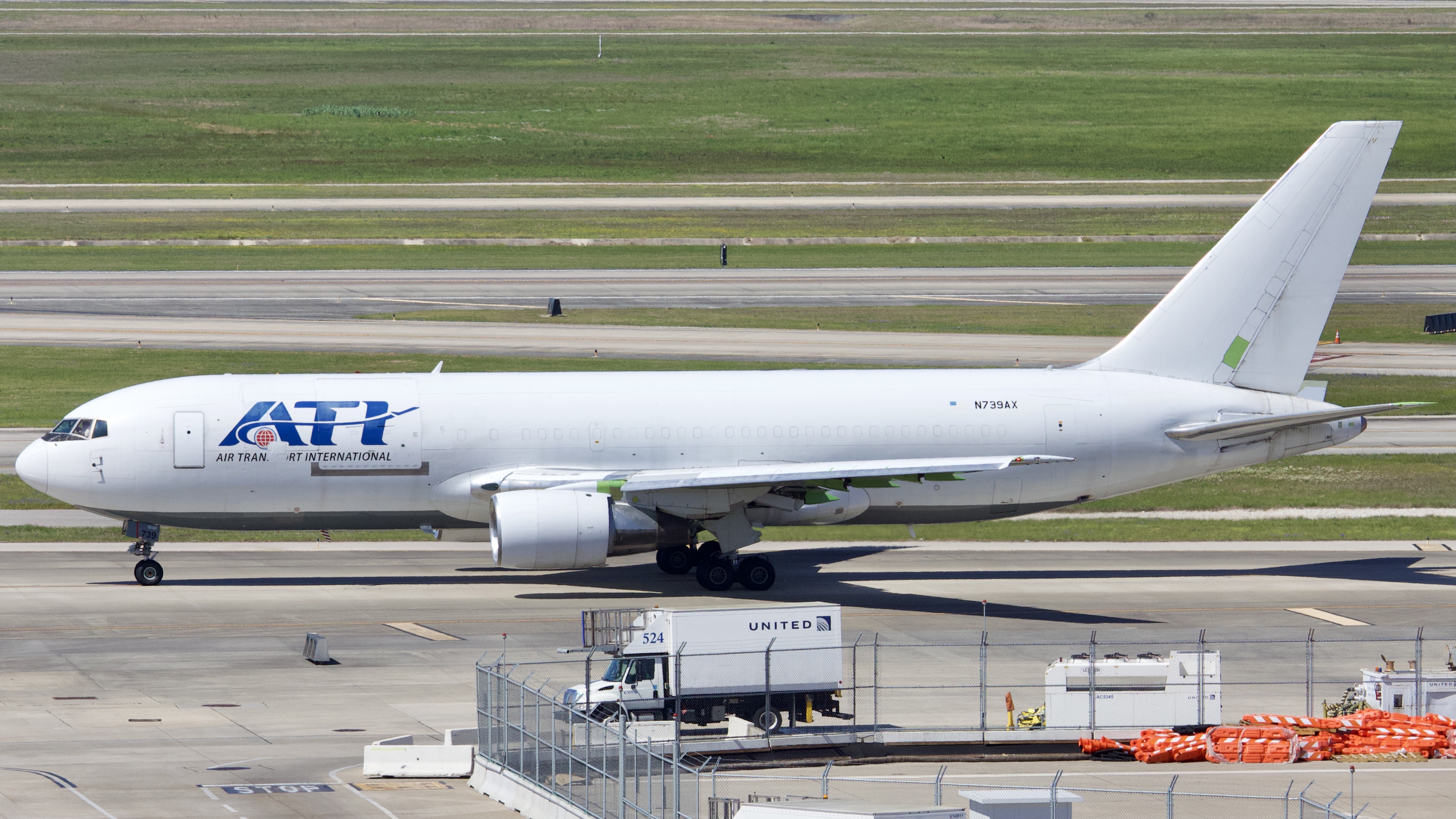 Full size: Air Transport International Boeing 767-200(BDSF) N739AX at Houston-George Bush Intercontinental Airport