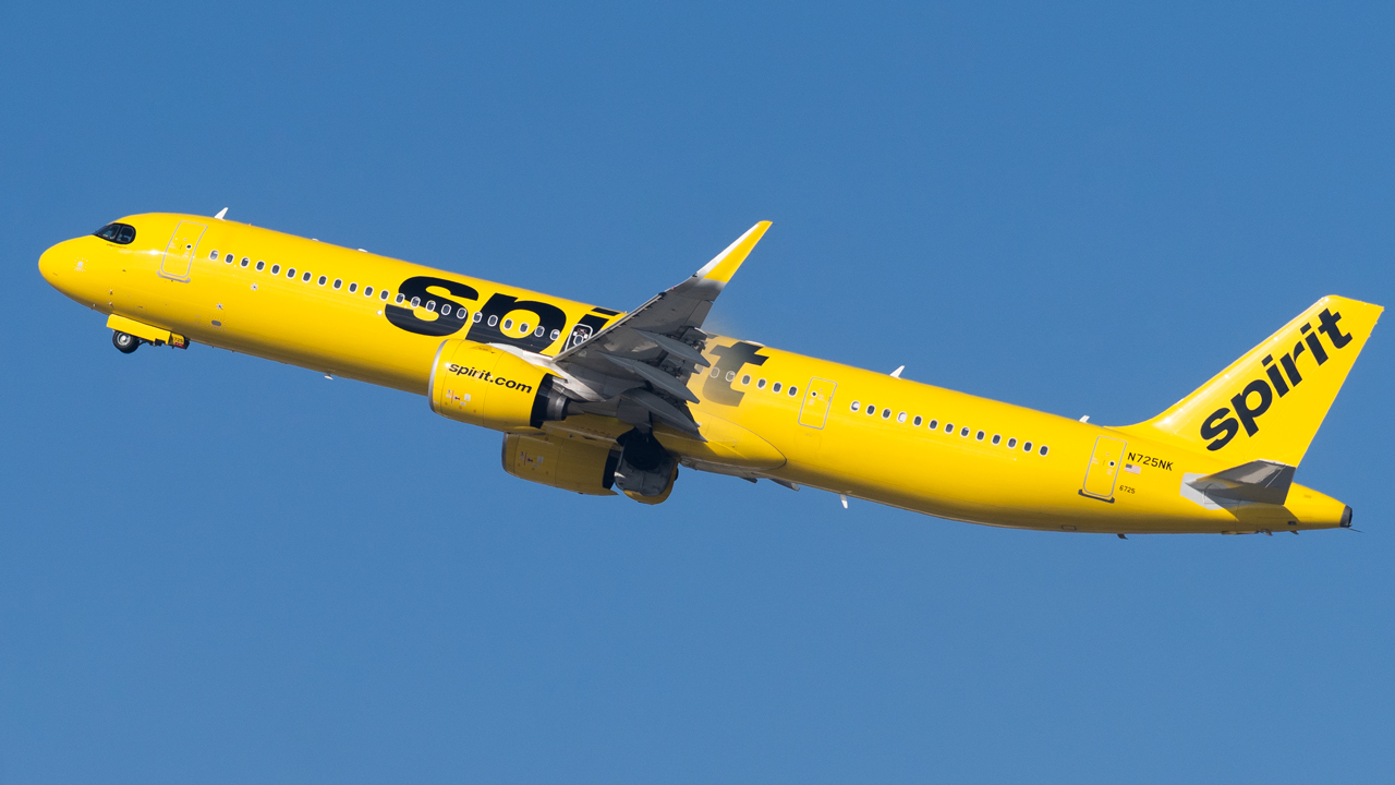 Full size: Spirit Airlines Airbus A321NEO N725NK at Los Angeles International Airport