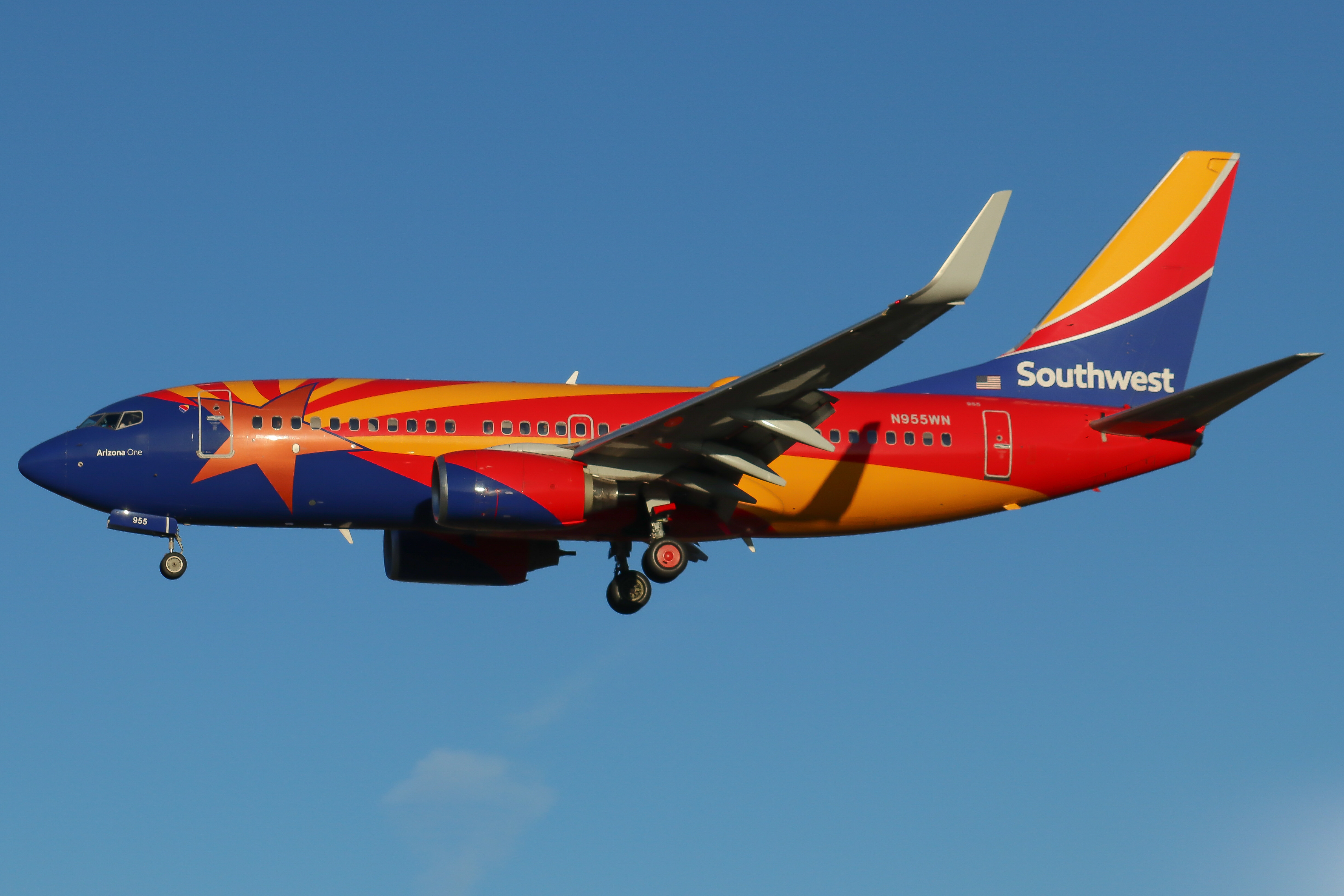 Full size: Southwest Airlines Boeing 737-700 N955WN at Baltimore/Washington International Thurgood Marshall Airport