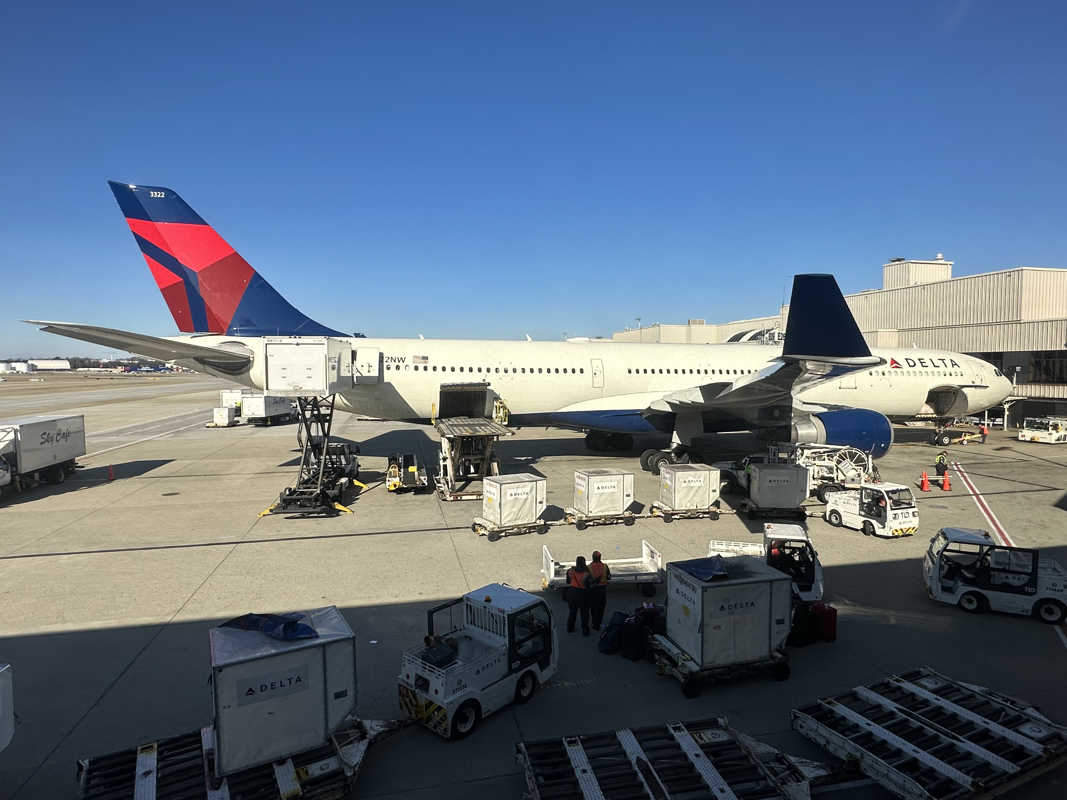 Full size: Delta Airlines Airbus A330-300 N822NW at Hartsfield-Jackson Atlanta International Airport