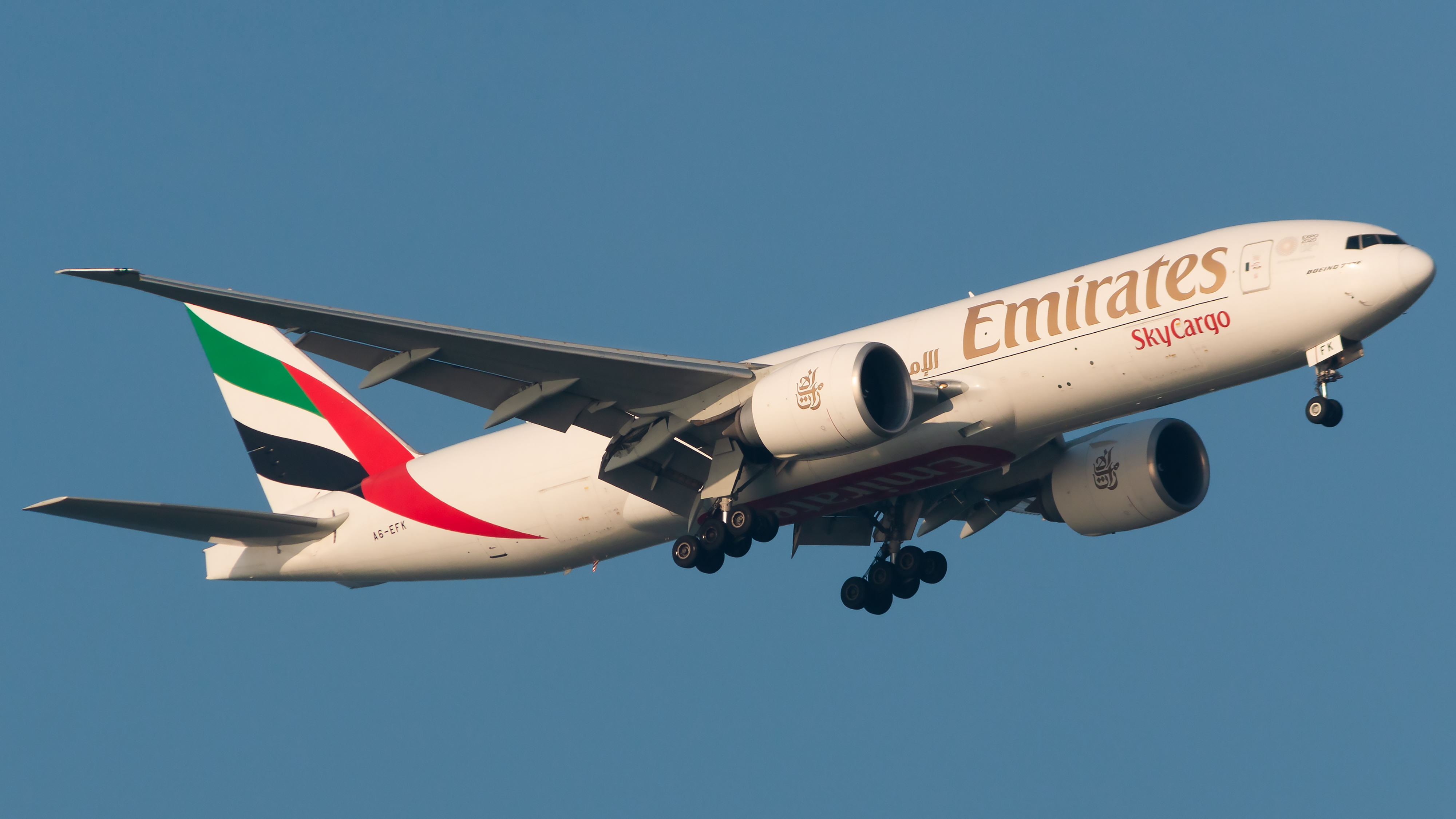 Full size: Emirates SkyCargo Boeing 777-F A6-EFK at Singapore-Changi Airport