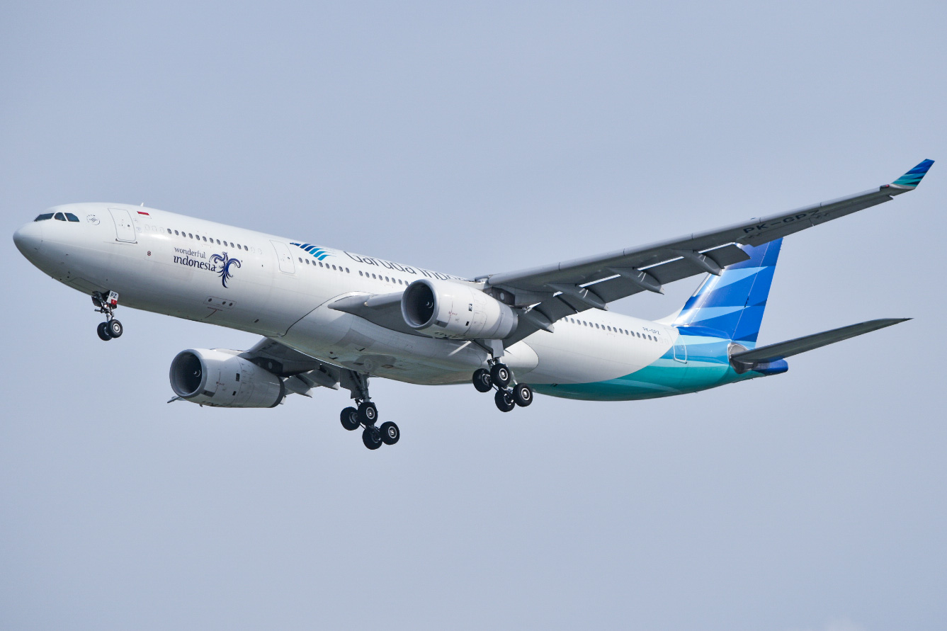Full size: Garuda Indonesia Airbus A330-300 PK-GPZ at Singapore-Changi Airport