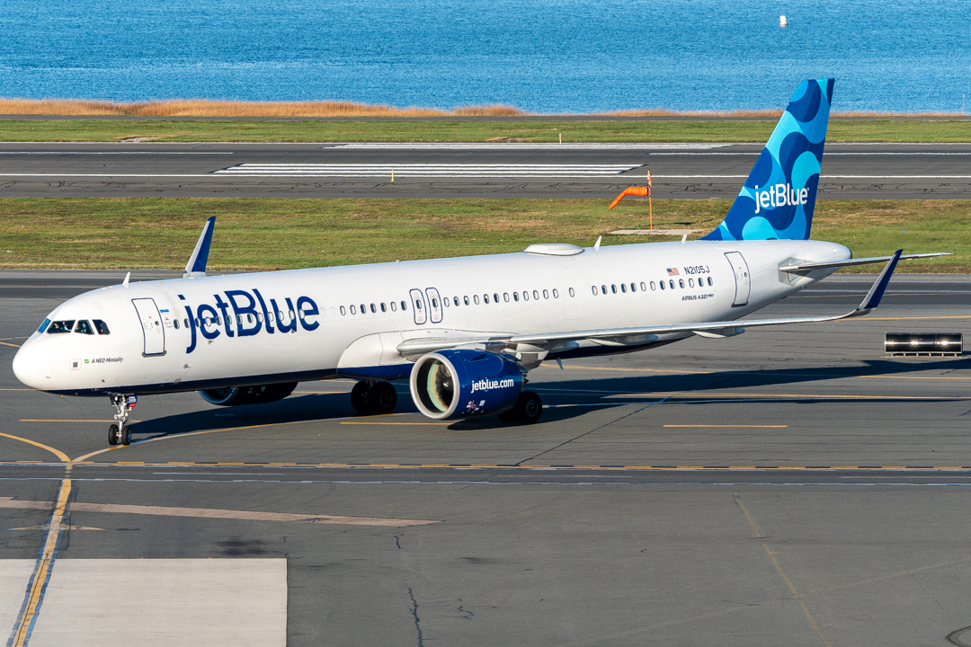 Full size: JetBlue Airways Airbus A321NEO N2105J at General Edward Lawrence Logan International Airport