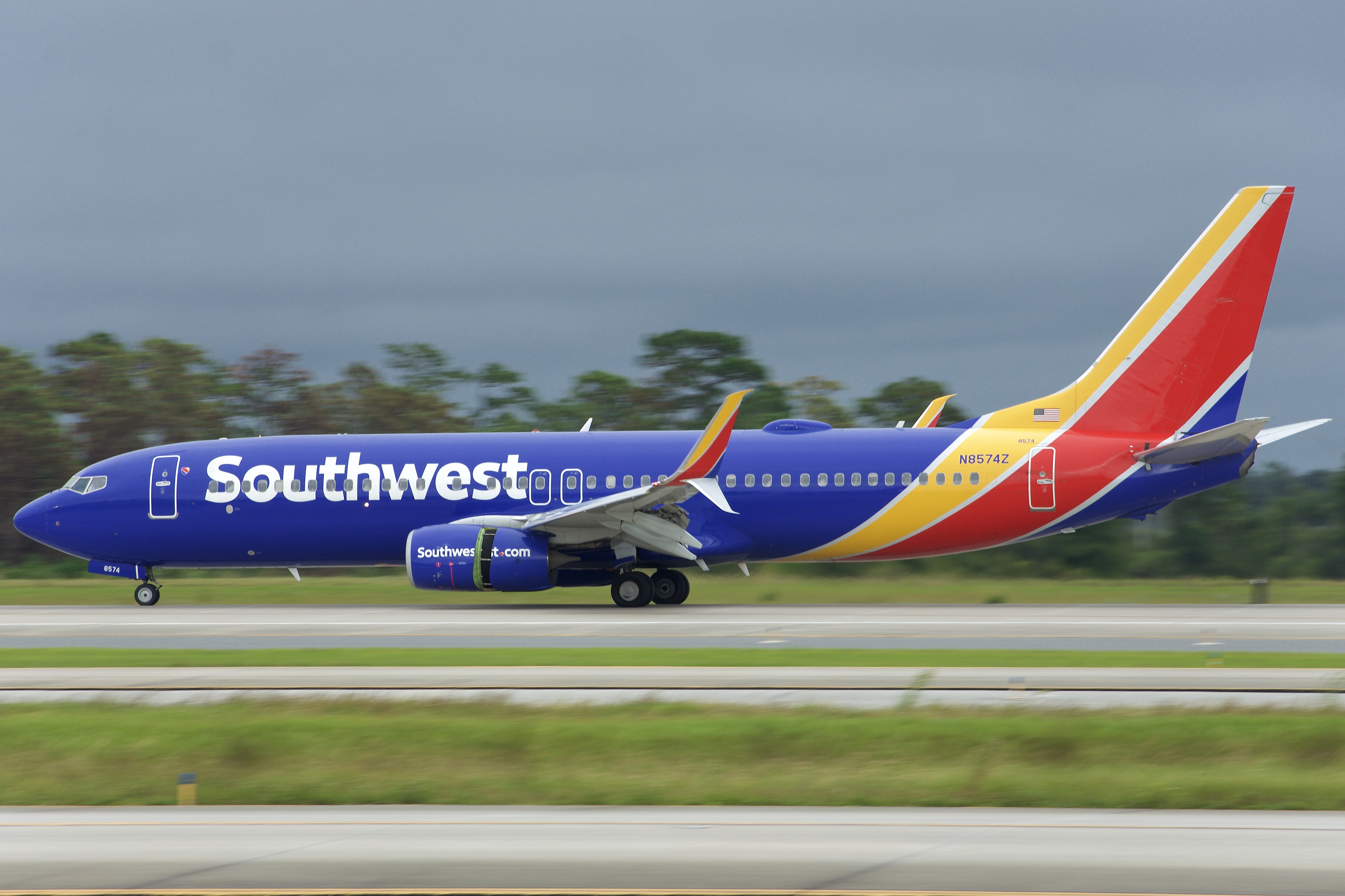 Full size: Southwest Airlines Boeing 737-800 N8574Z at Orlando International Airport