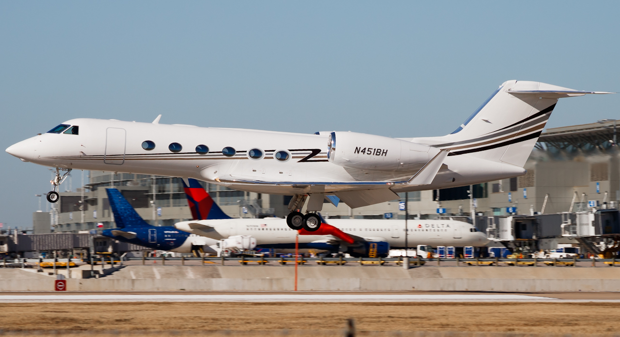 Full size: PRIVATE Gulfstream IV N451BH at Austin-Bergstrom International Airport