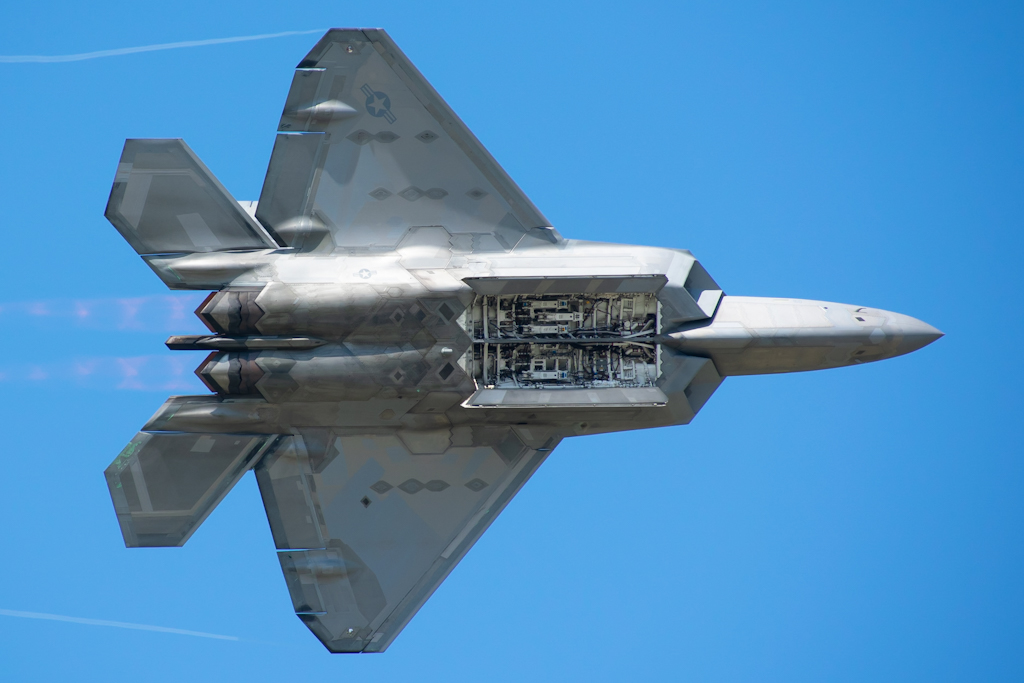 Full size: USAF - United States Air Force Lockheed Martin F-22A Raptor 08-4160 at Cleveland Burke Lakefront Airport