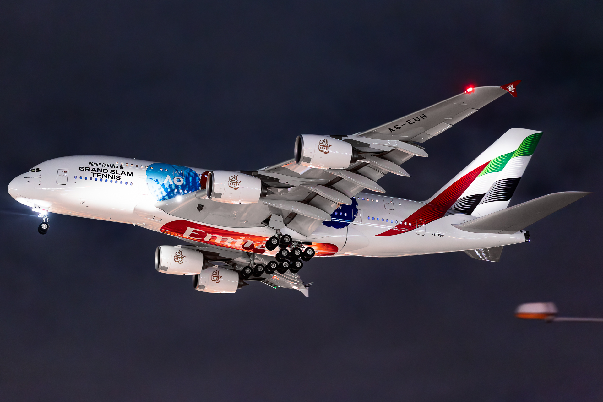Full size: Emirates Airbus A380-800 A6-EUH at London Heathrow International Airport