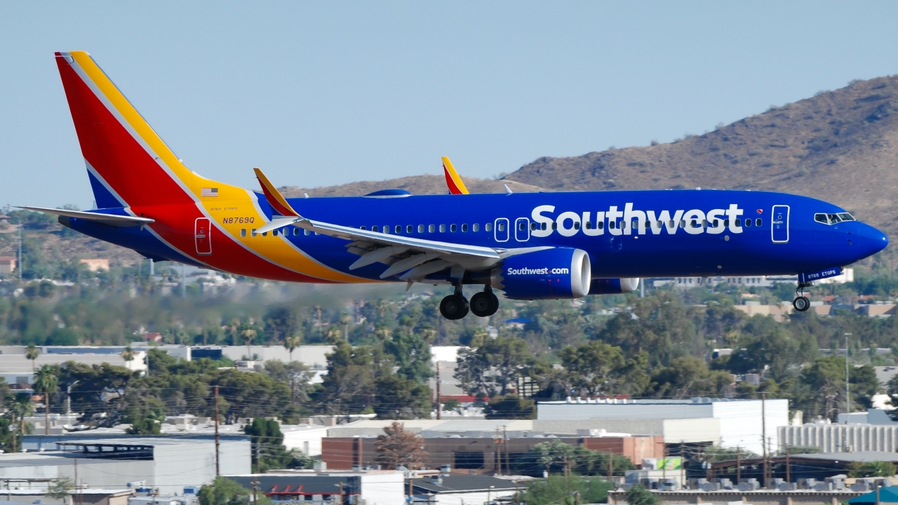 Full size: Southwest Airlines Boeing 737 MAX 8 N8769Q at Phoenix Sky Harbor International Airport