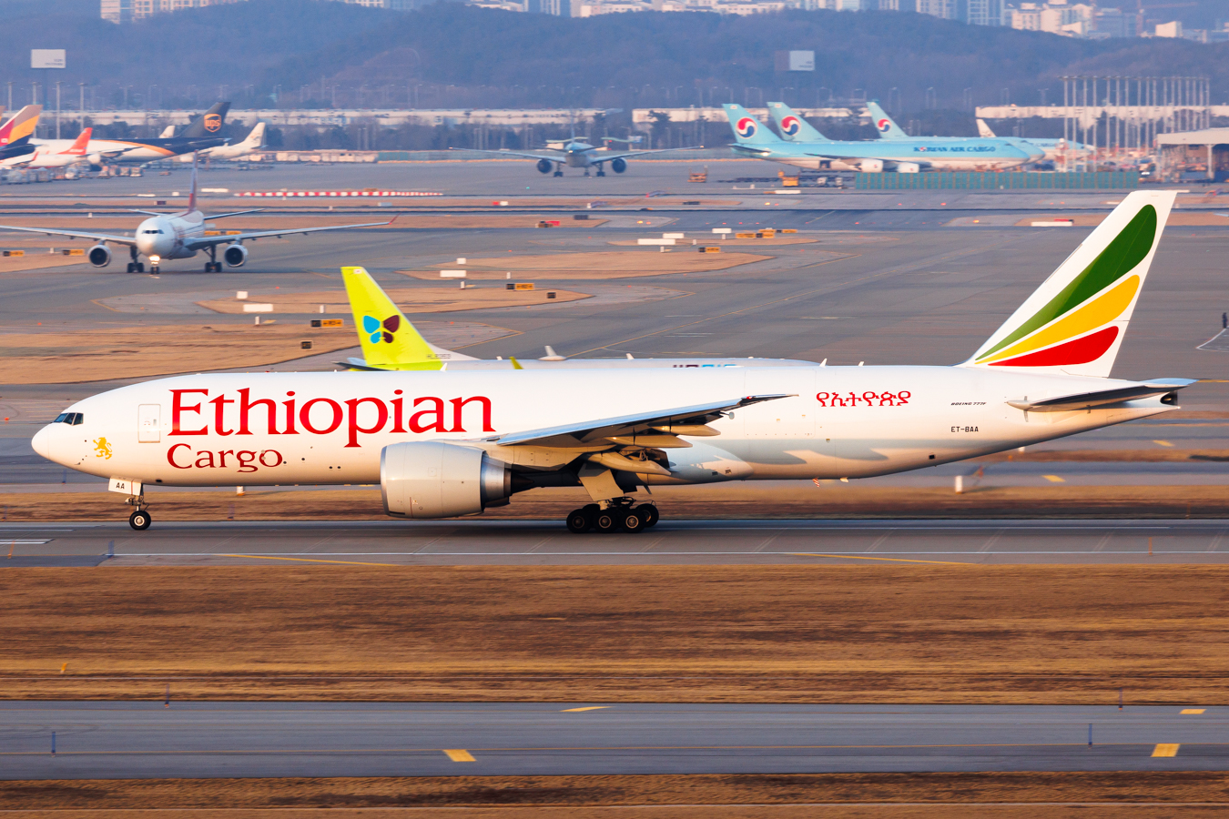 Full size: Ethiopian Cargo Boeing 777-F ET-BAA at Seoul-Incheon International Airport