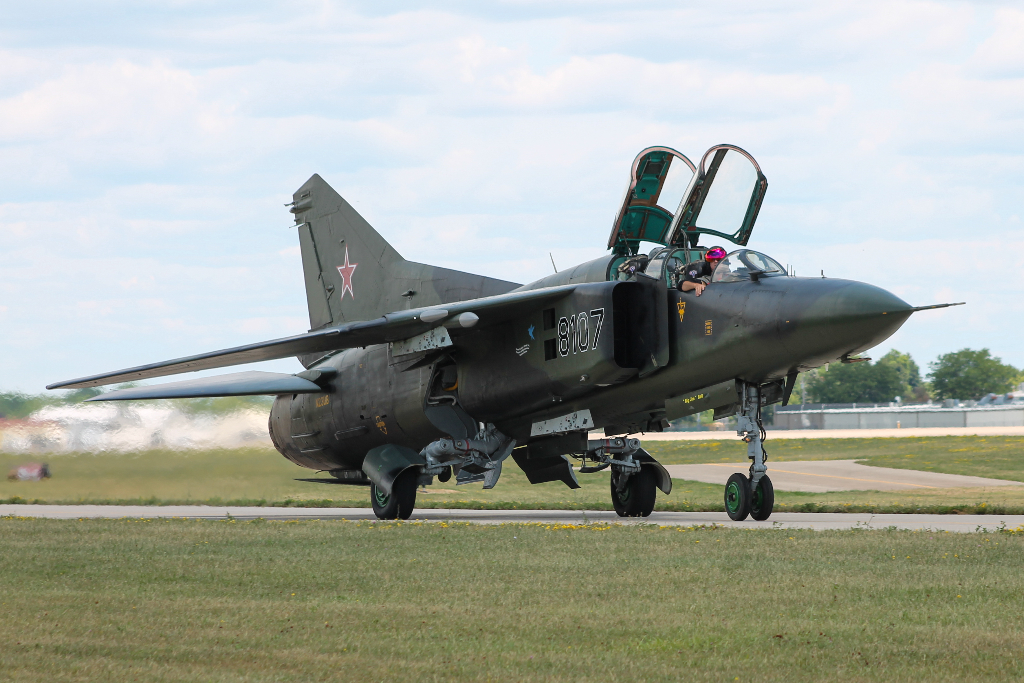 Full size: PRIVATE Mikoyan-Gurevich MiG-23 N23UB at Wittman Regional Airport