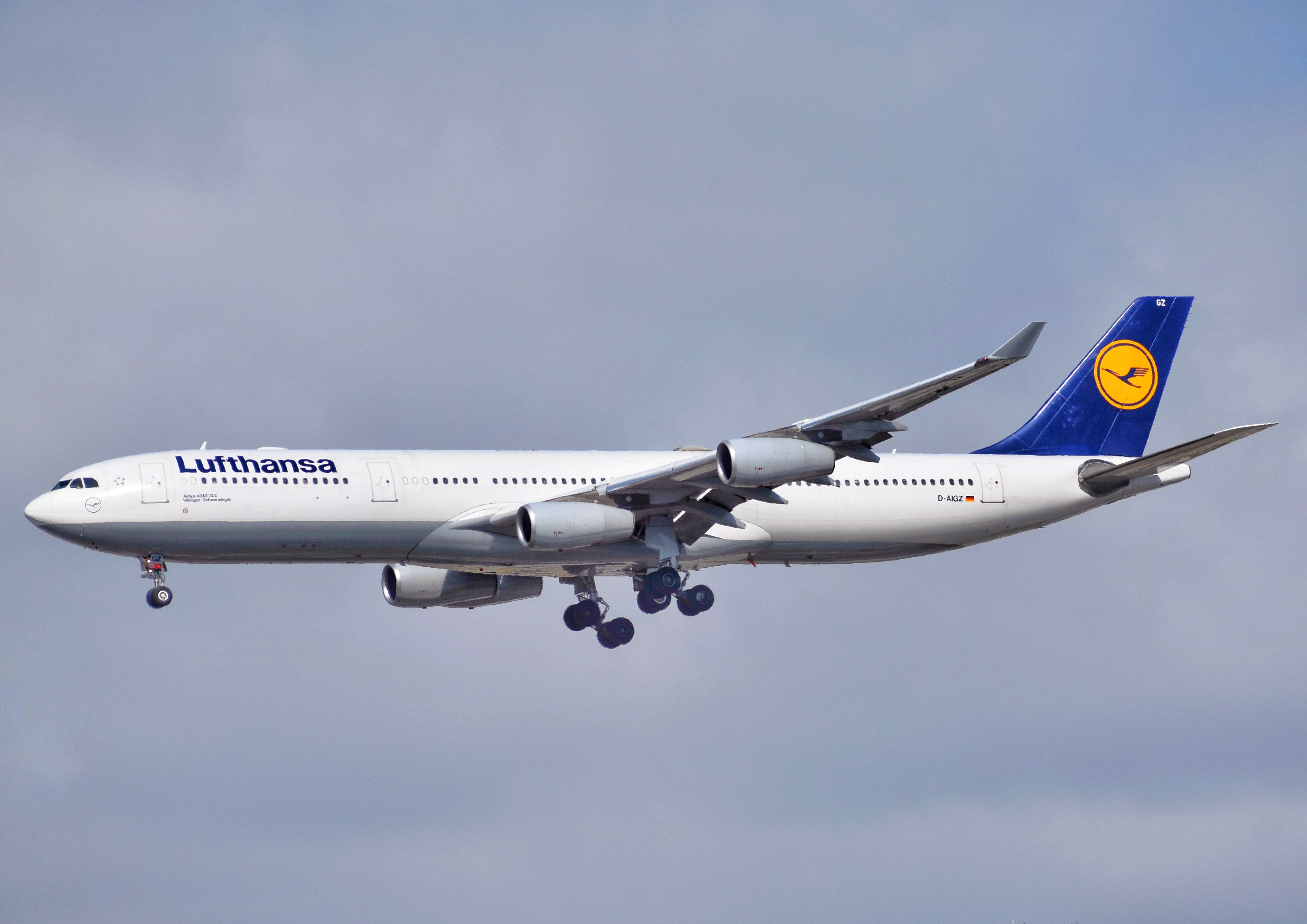 Full size: Lufthansa  Airbus A340-300 D-AIGZ at San Diego International Airport