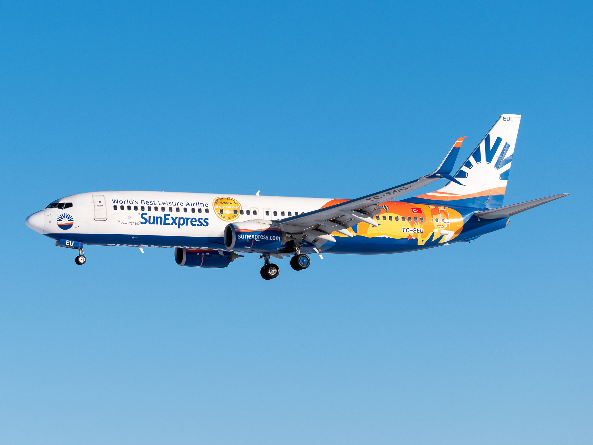 Full size: SunExpress Boeing 737-800 TC-SEU at Riga International Airport