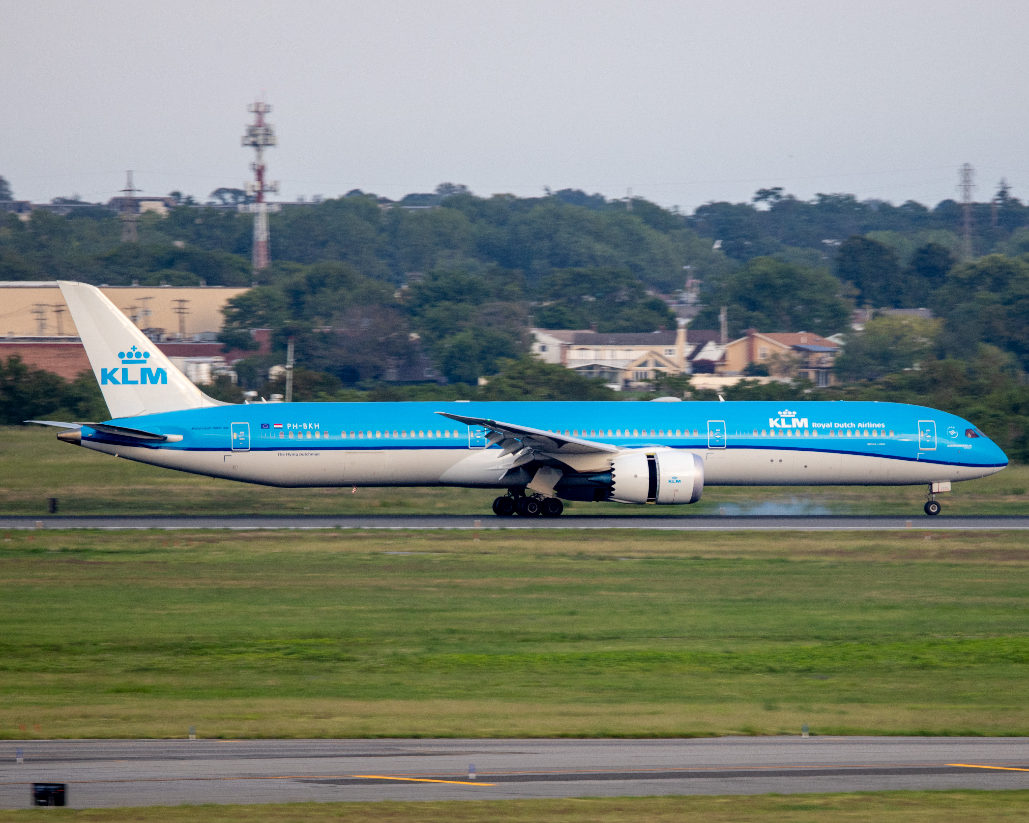 Full size: KLM Boeing 787-10 PH-BKH at John F. Kennedy International Airport
