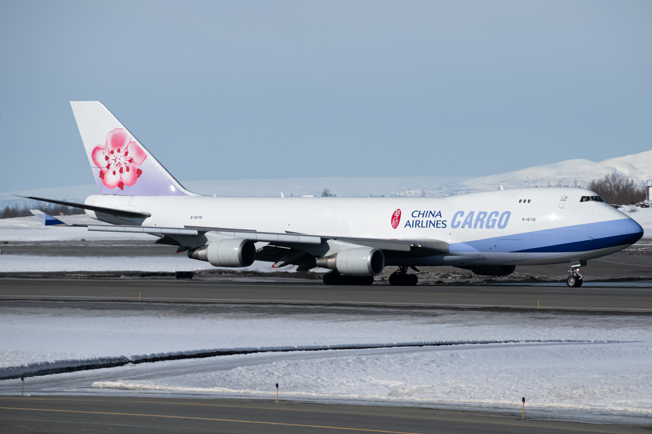 Full size: China Airlines Cargo Boeing 747-400F B-18718 at Anchorage Ted Stevens International Airport