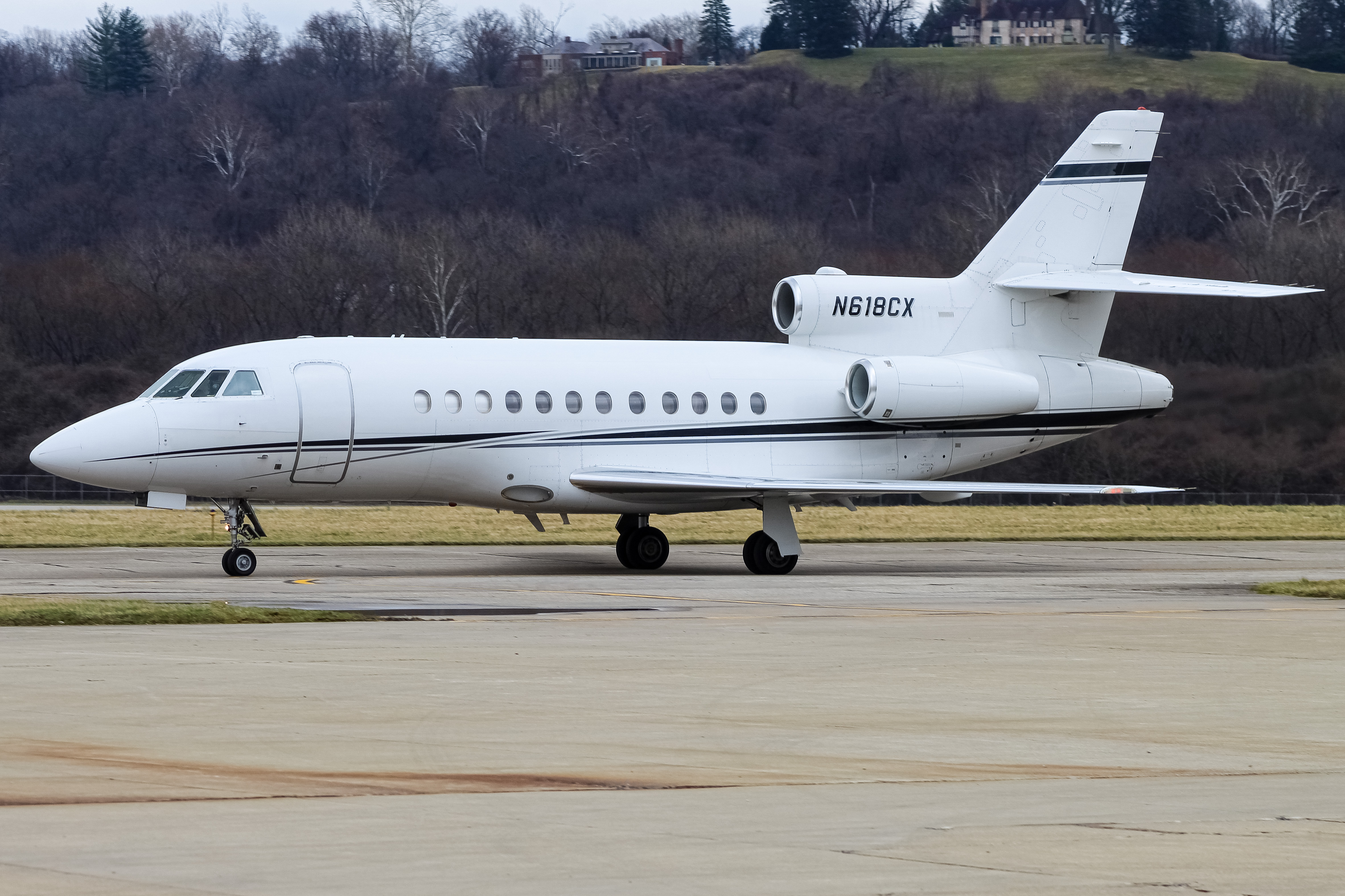 Full size: PRIVATE Dassault Mystere 900  N618CX at Cincinnati Municipal Airport/Lunken Field