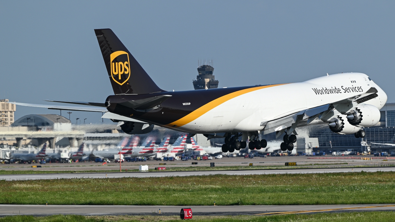 Full size: United Parcel Service Boeing 747-8F N633UP at Dallas-Fort Worth International Airport