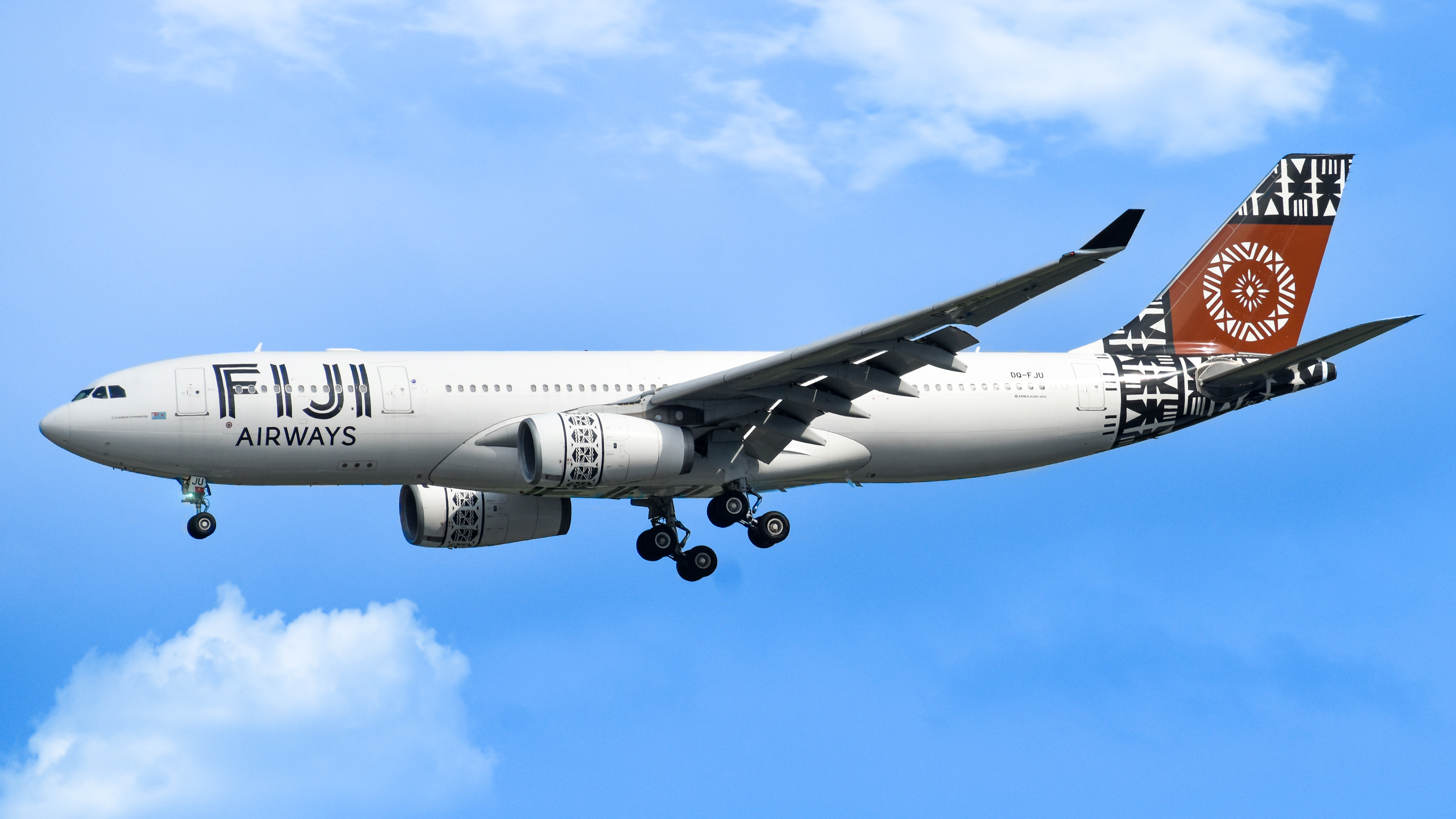 Full size: Fiji Airways Airbus A330-200 DQ-FJU at Singapore-Changi Airport