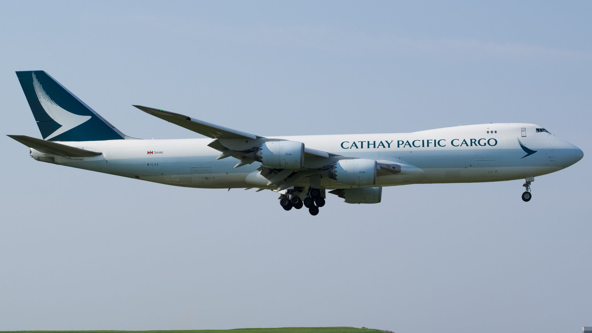 Full size: Cathay Pacific Cargo Boeing 747-8F B-LJJ at Chicago O'Hare International Airport
