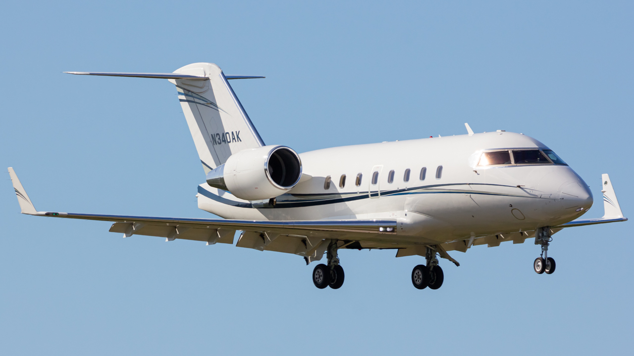 Full size: PRIVATE Bombardier Challenger 350  N340AK at Naples Municipal Airport
