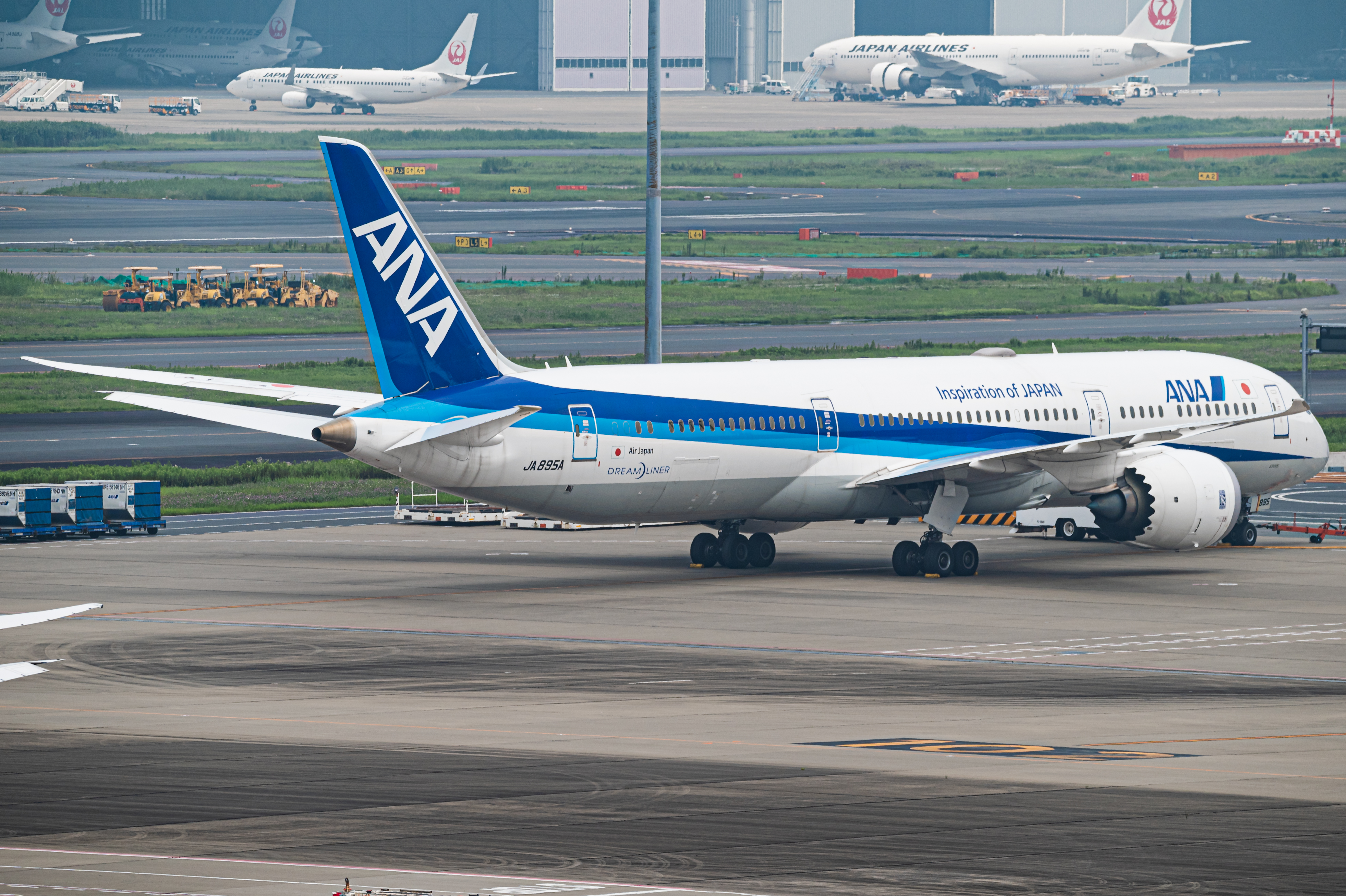 Full size: All Nippon Airways Boeing 787-9 JA895A at Tokyo-Haneda Airport