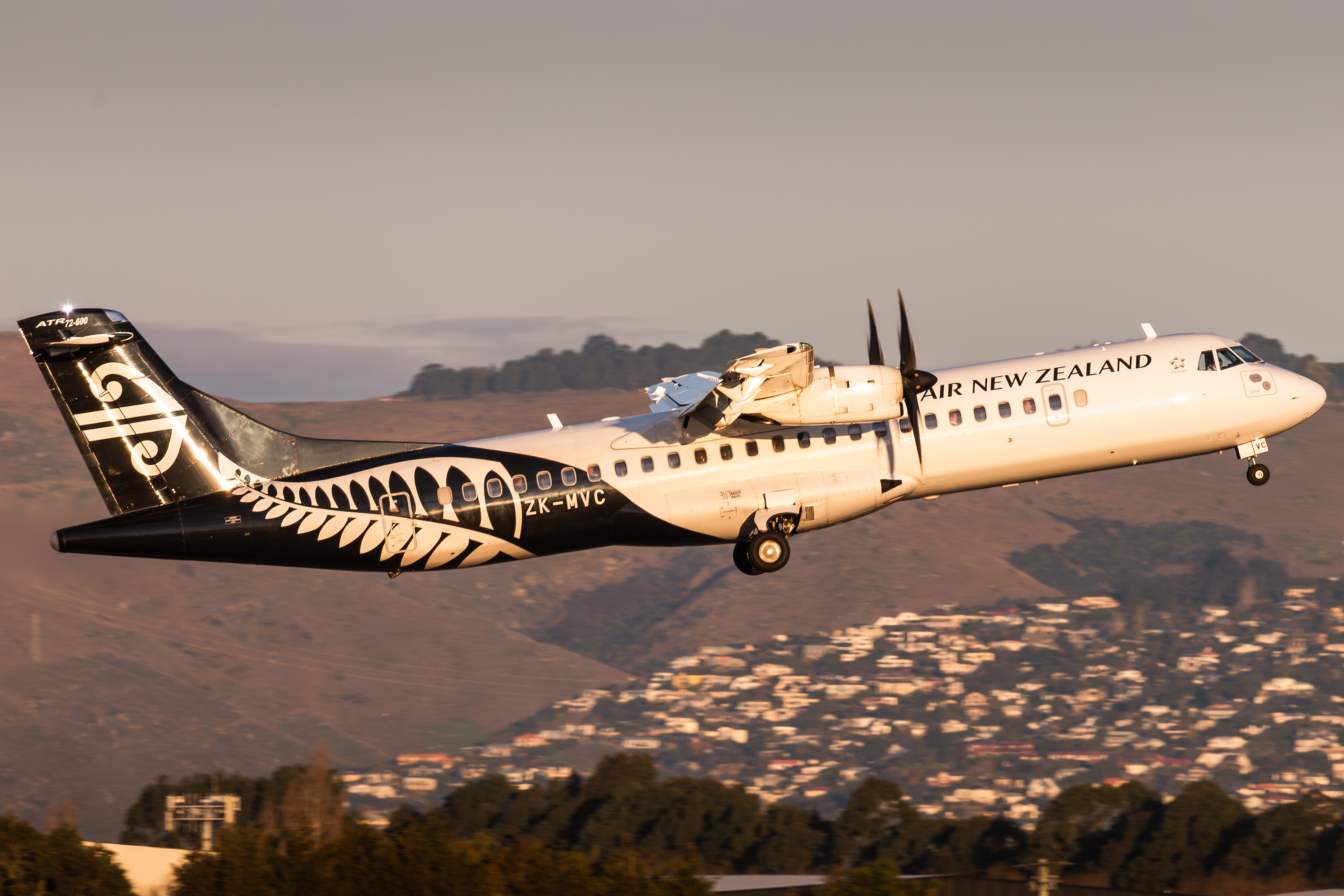 Full size: Air New Zealand ATR 72-600 ZK-MVC at Christchurch International Airport