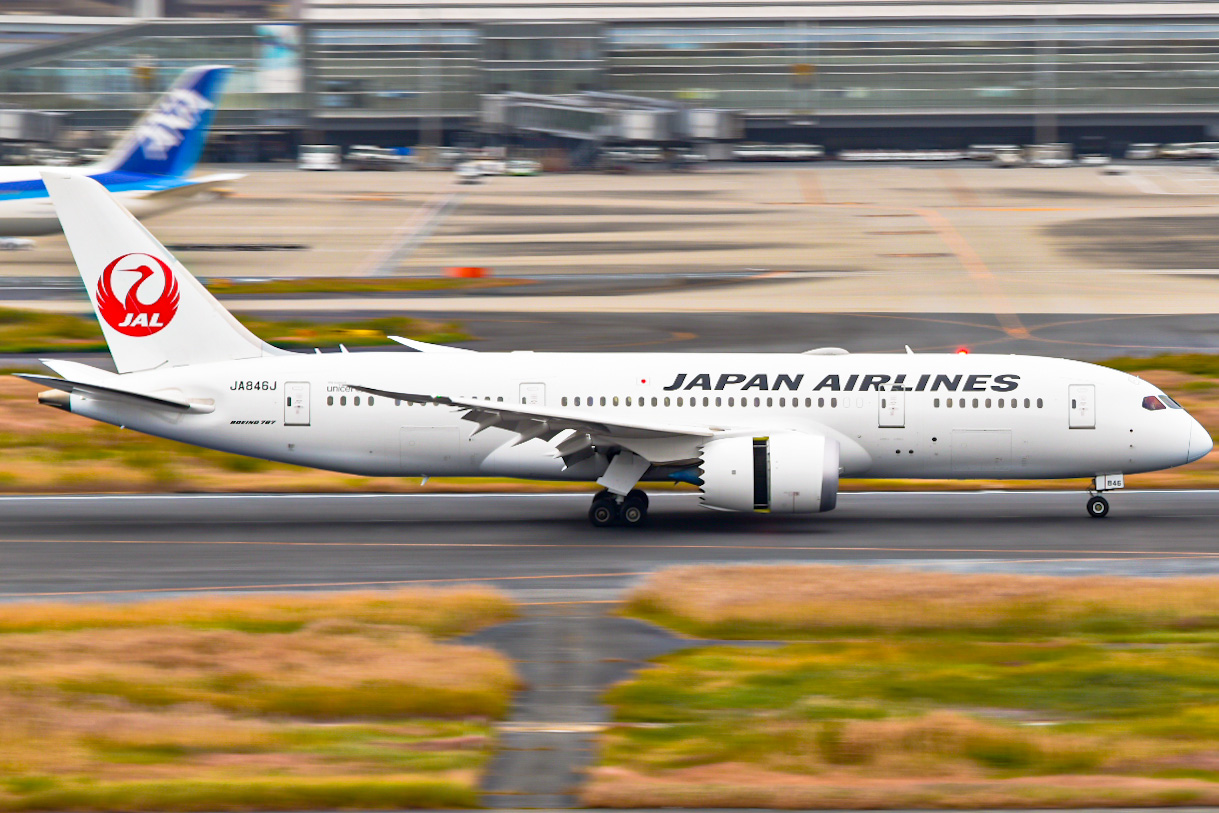Full size: Japan Airlines Boeing 787-9 JA846J at Tokyo-Haneda Airport