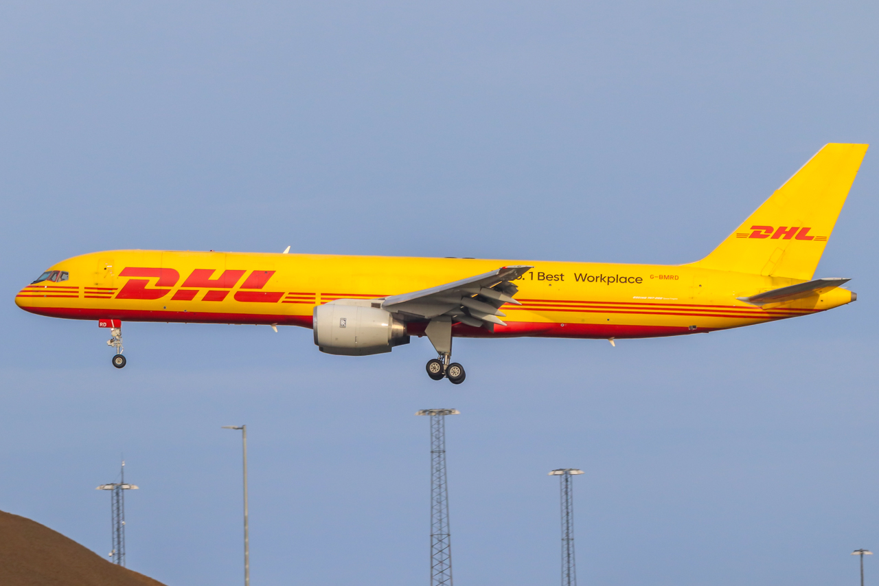 Full size: DHL Boeing 757-200 G-BMRD at Keflavik International Airport