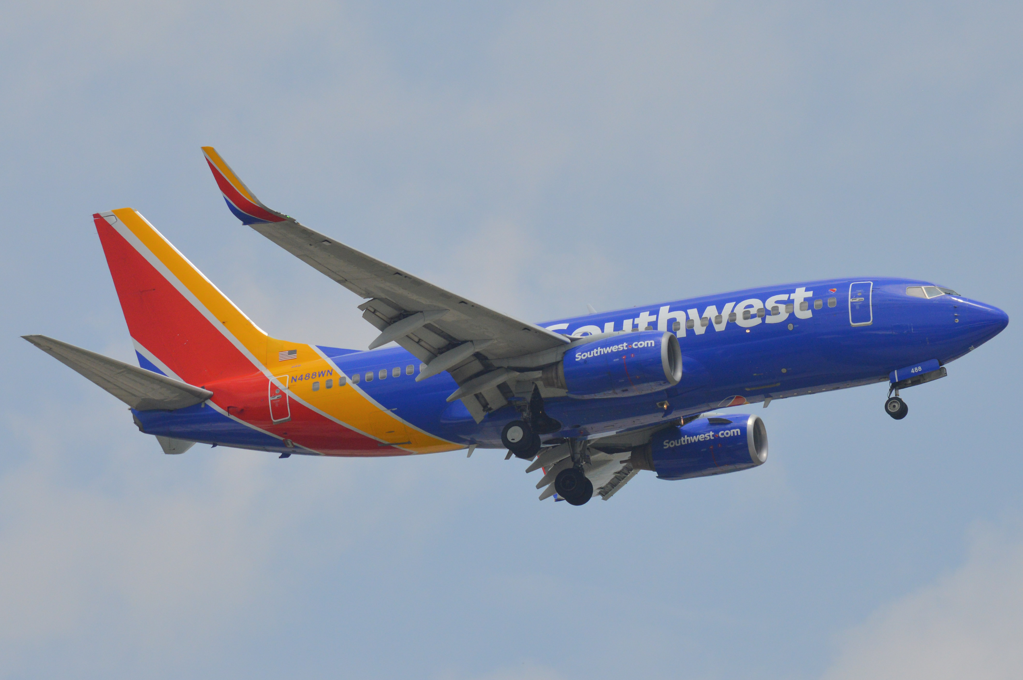 Full size: Southwest Airlines Boeing 737-7H4 N488WN at Baltimore/Washington International Thurgood Marshall Airport