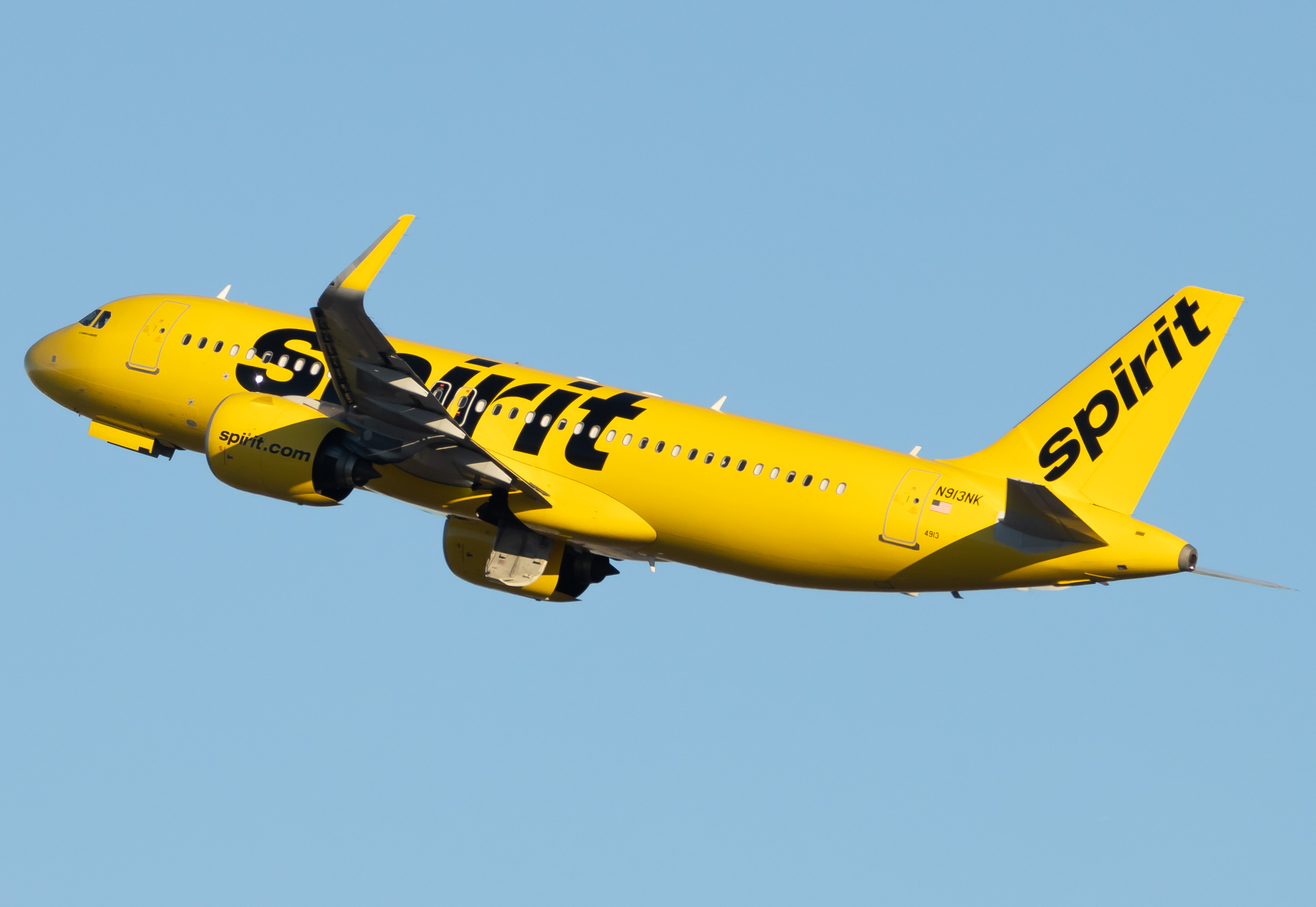 Full size: Spirit Airlines Airbus A320NEO N913NK at Newark Liberty International Airport