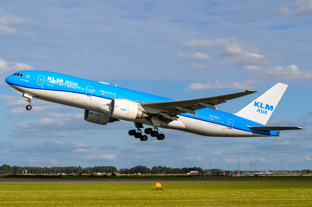 Full size: KLM Boeing 777-200 PH-BQI at Amsterdam Schiphol Airport