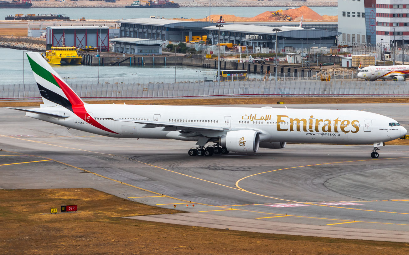 Full size: Emirates Boeing 777-300ER A6-ENE at Hong Kong International Airport
