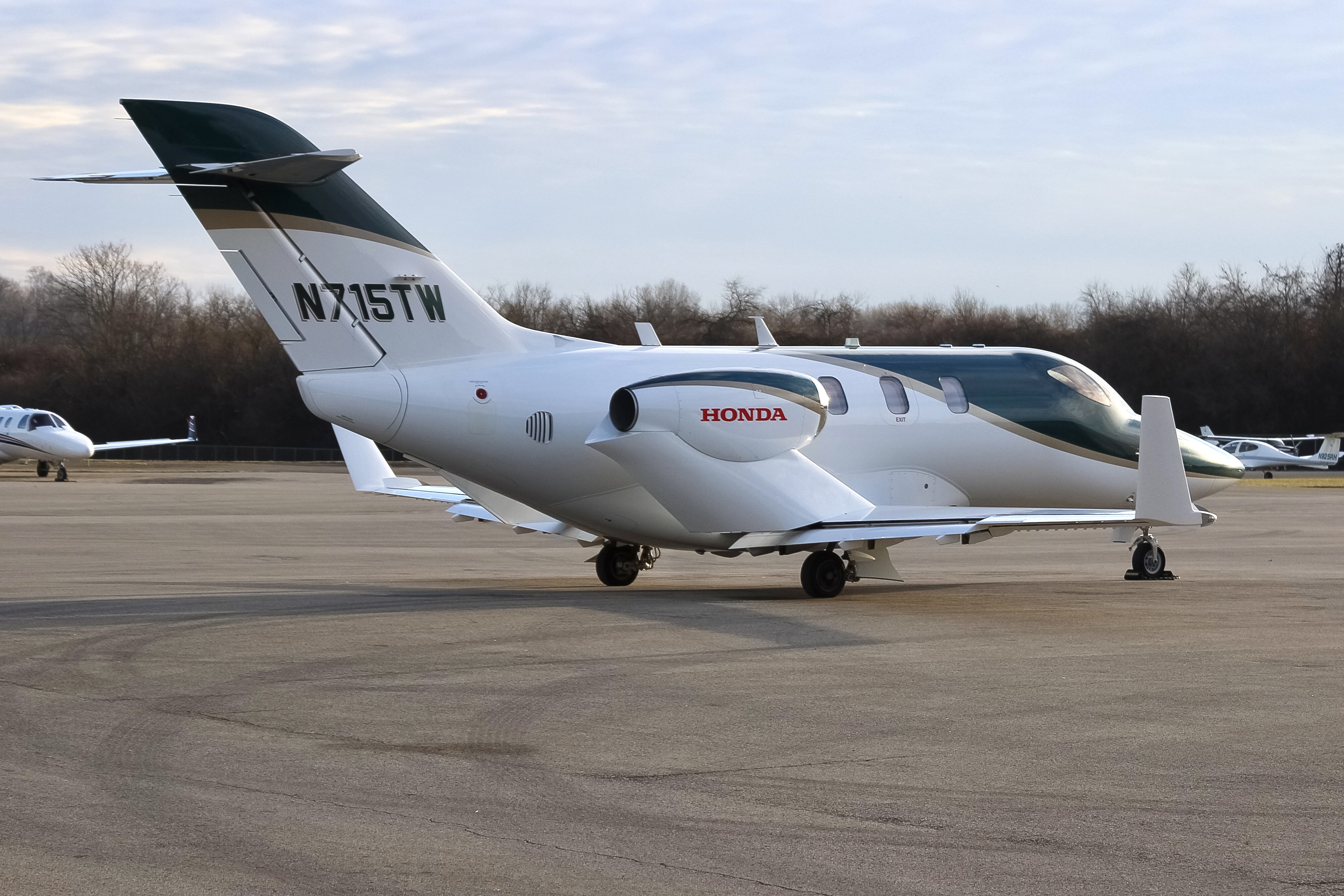 Full size: PRIVATE  Honda Jet HA420 N715TW at Cincinnati Municipal Airport/Lunken Field