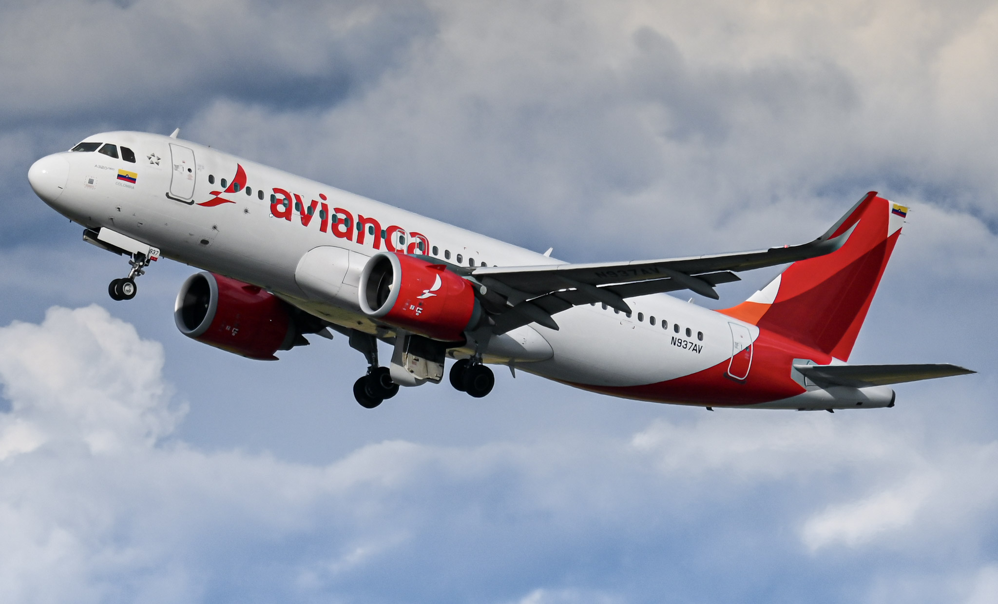 Full size: Avianca Airbus A320NEO N937AV at General Edward Lawrence Logan International Airport
