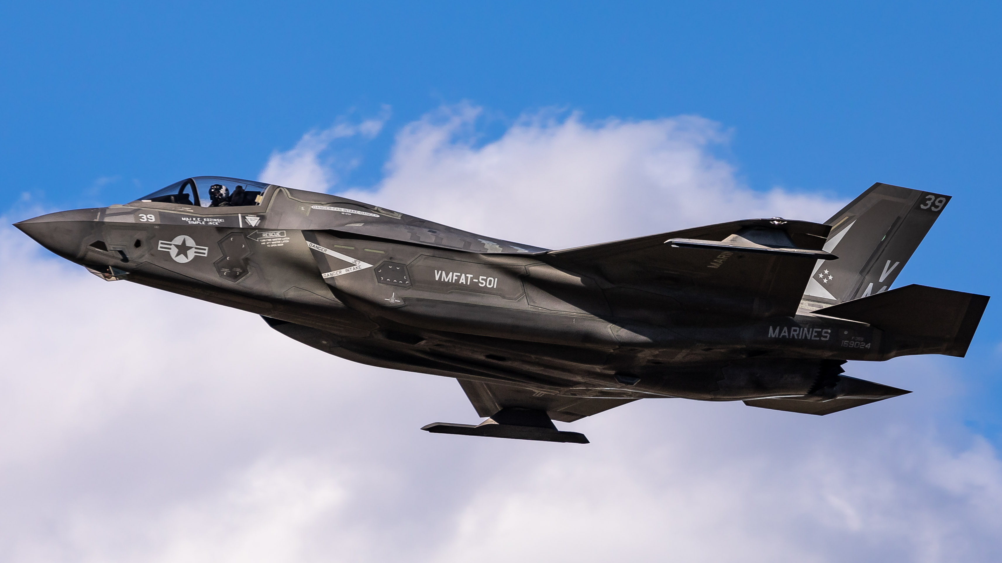 Full size: USMC - United States Marine Corp Lockheed Martin F-35 Lightning 169024 at Daytona Beach International Airport