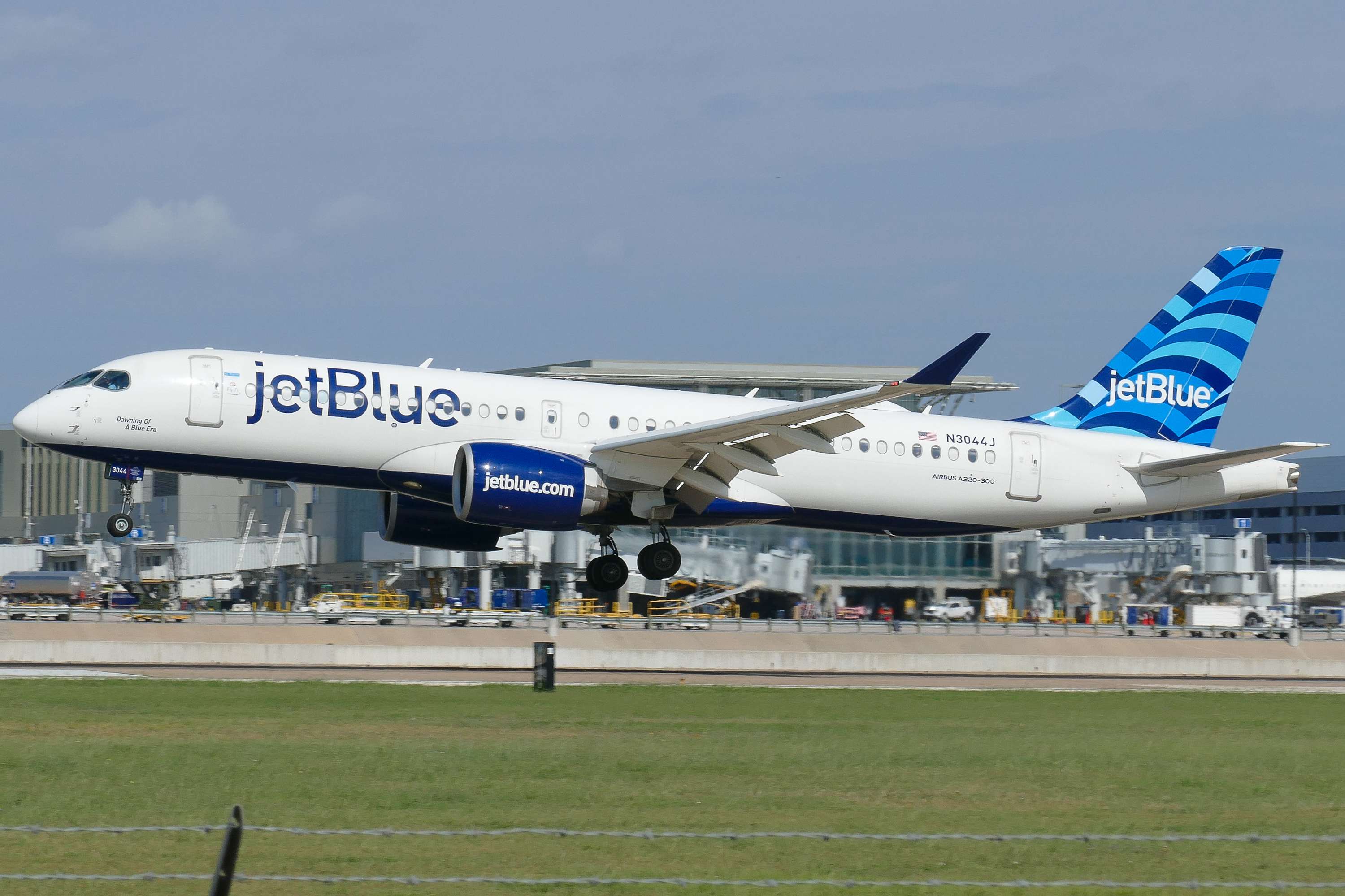 Full size: JetBlue Airways Airbus A220-300 N3044J at Austin-Bergstrom International Airport