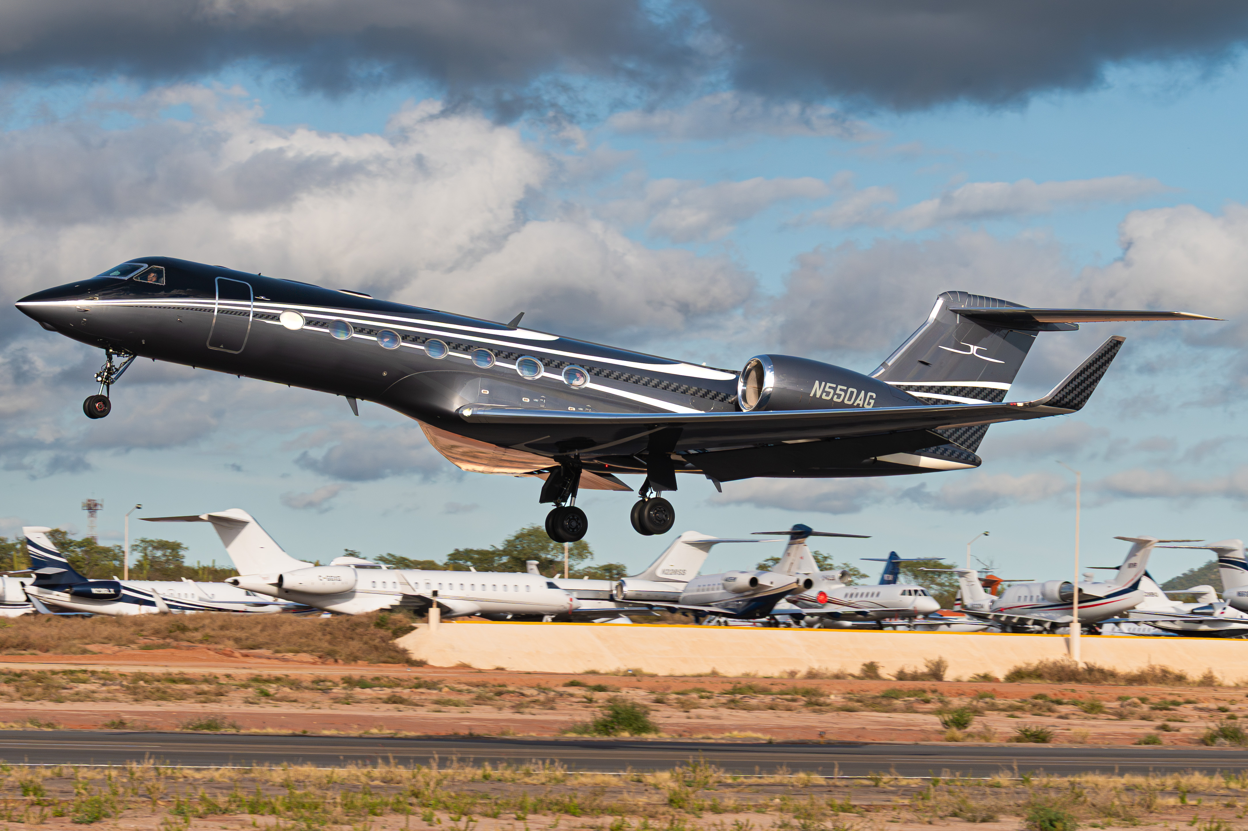 Full size: PRIVATE Gulfstream G550 N580AG at Aeropuerto de Cabo San Lucas Internacional