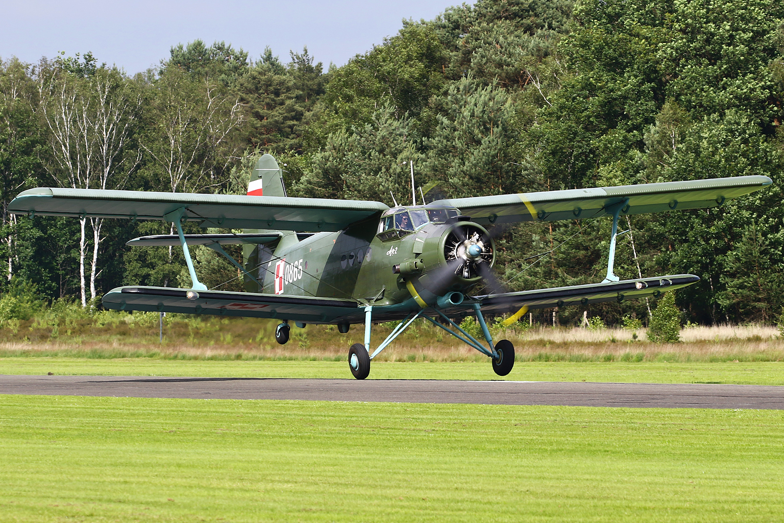 Full size: Antonov An-2 Lëtzebuerg PZL-Mielec An-2T SP-AOO at 