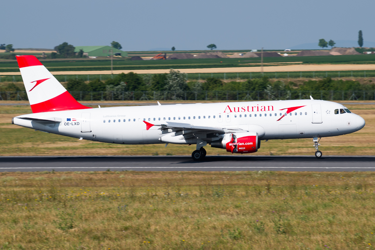 Full size: Austrian Airlines Airbus A320 OE-LXD at Vienna International Airport