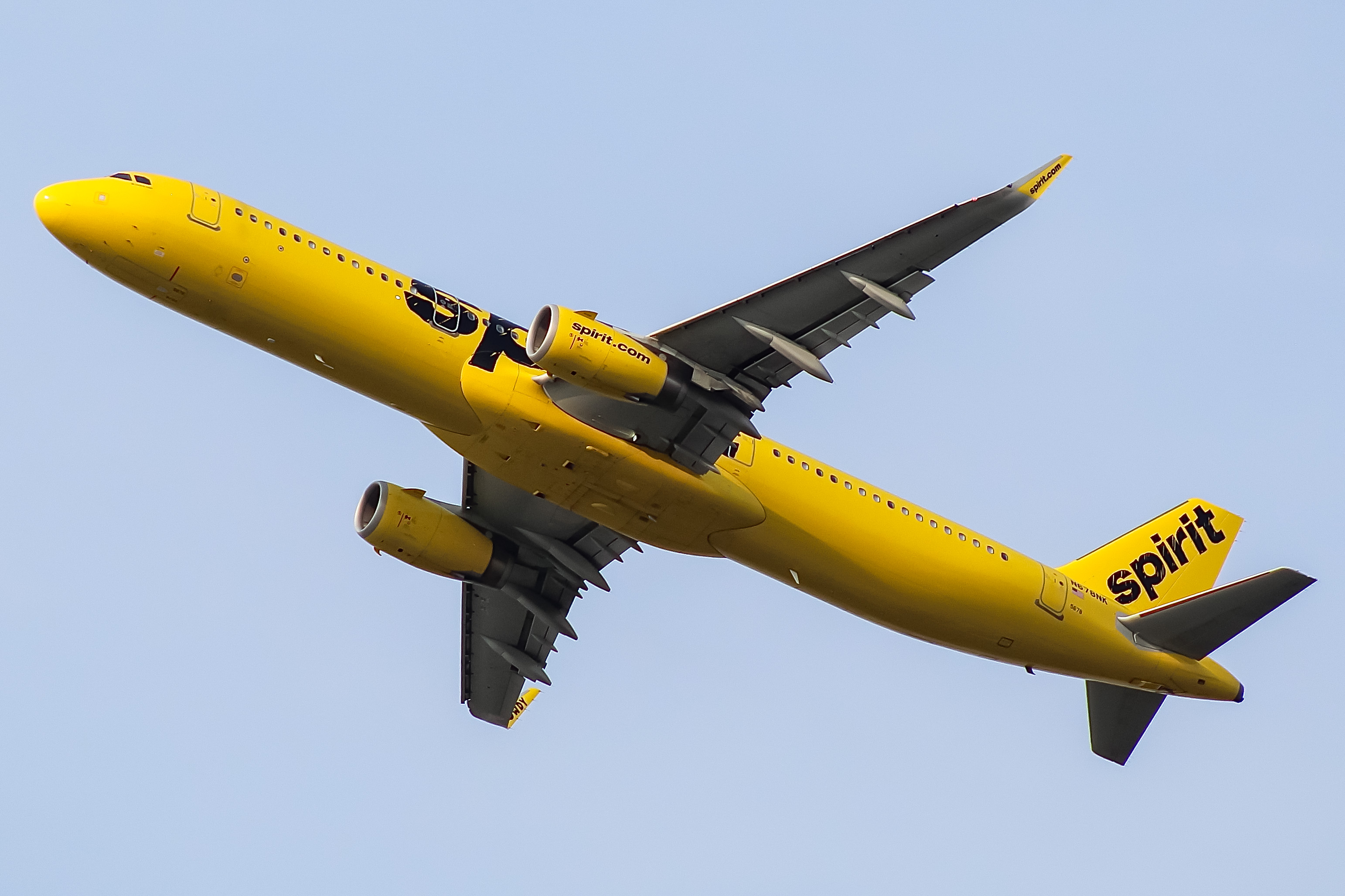 Full size: Spirit Airlines Airbus A321-200 N678NK at Chicago O'Hare International Airport