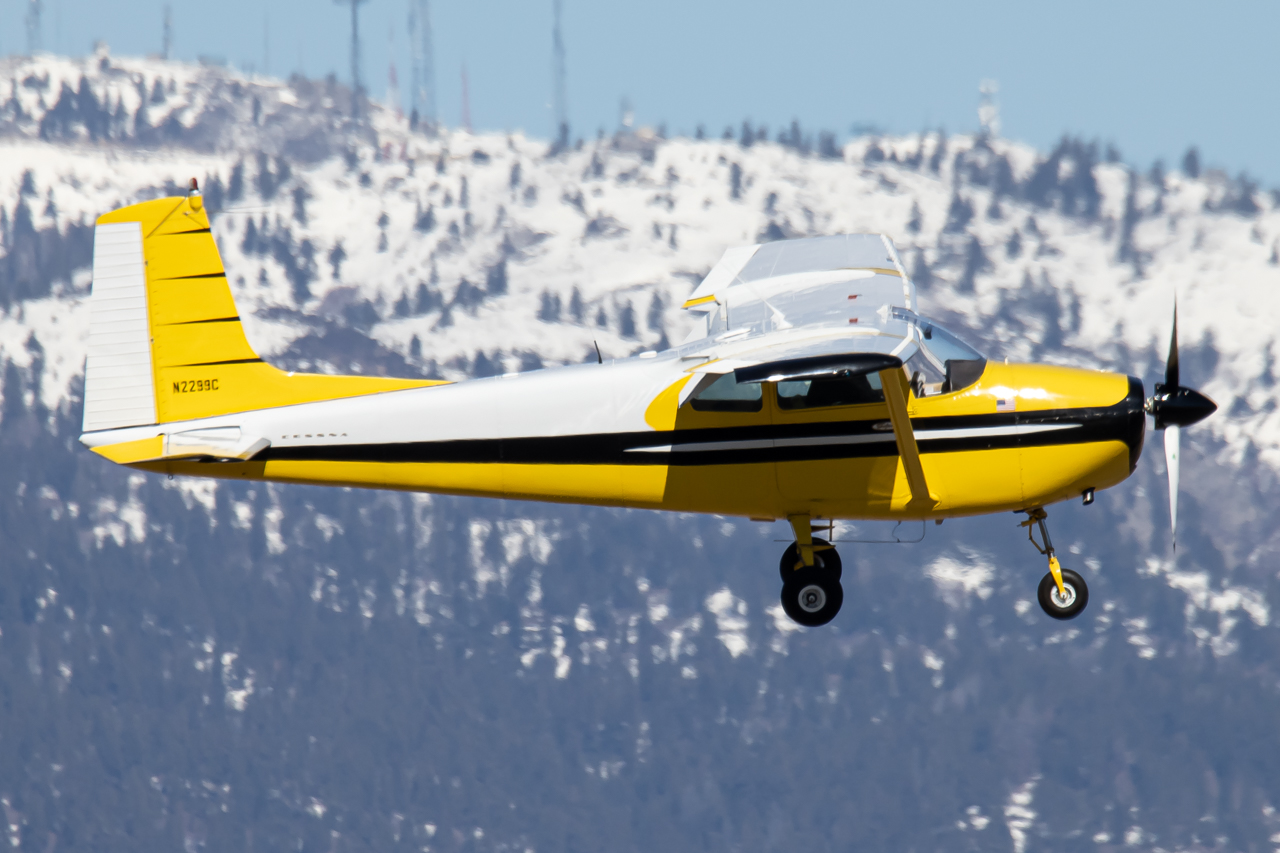 Full size: PRIVATE  Cessna 182 Skylane N2299C at Boise Air Terminal/Gowen Field