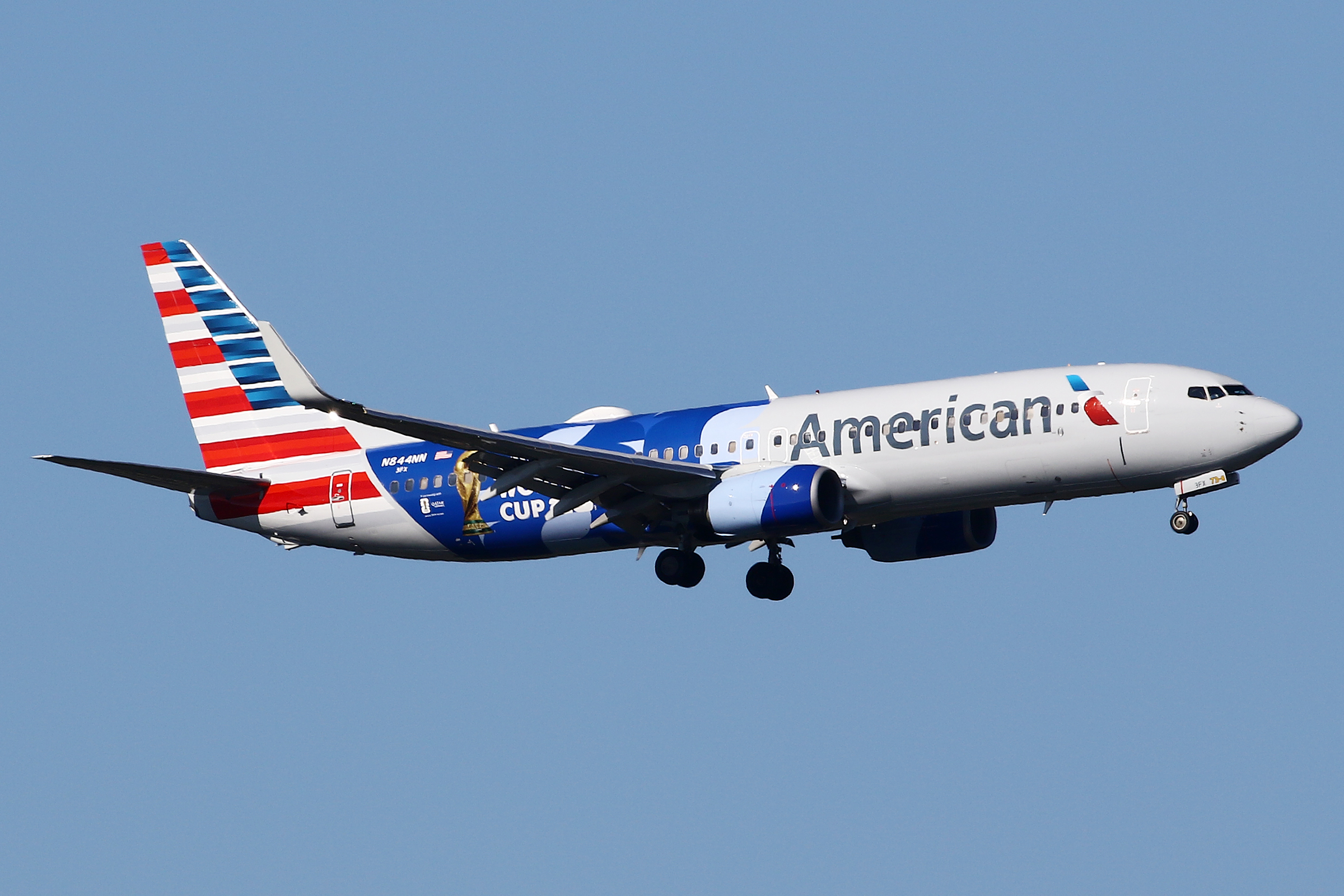 Full size: American Airlines Boeing 737-800 N844NN at Seattle-Tacoma International Airport