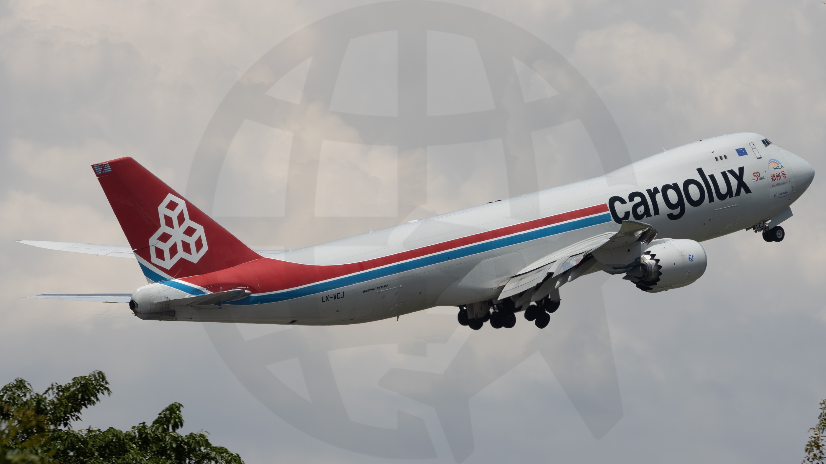 Full size: CargoLux Boeing 747-400F LX-VCJ at Singapore-Changi Airport