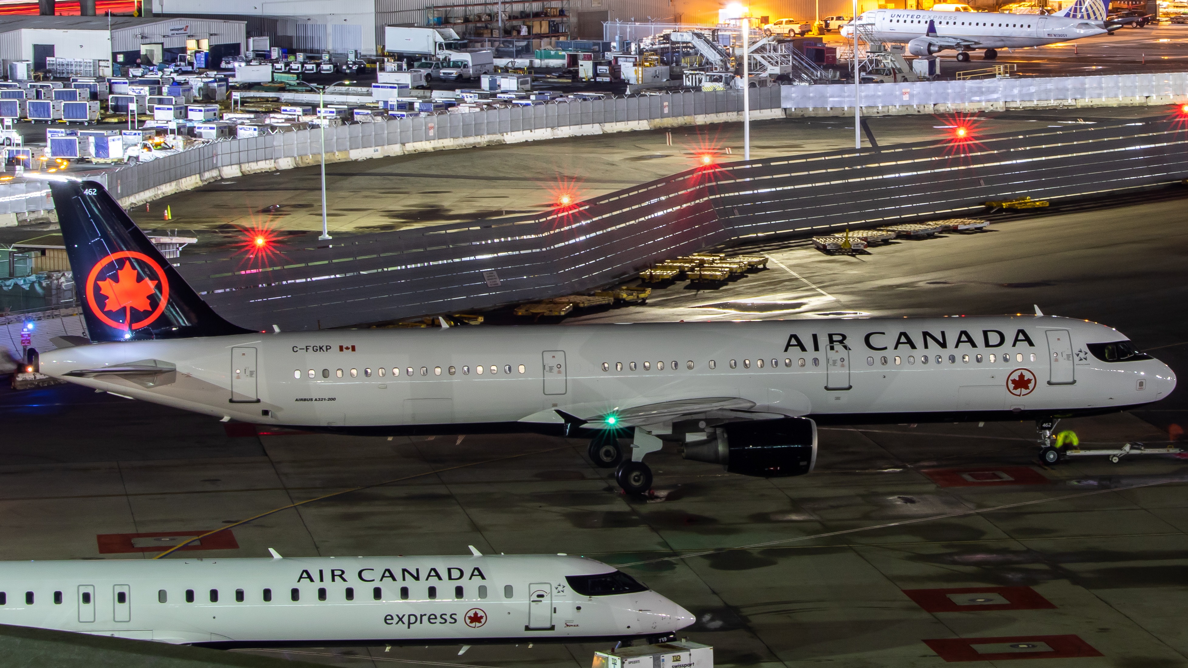 Full size: Air Canada Airbus A321-200 C-FGKP at San Francisco International Airport