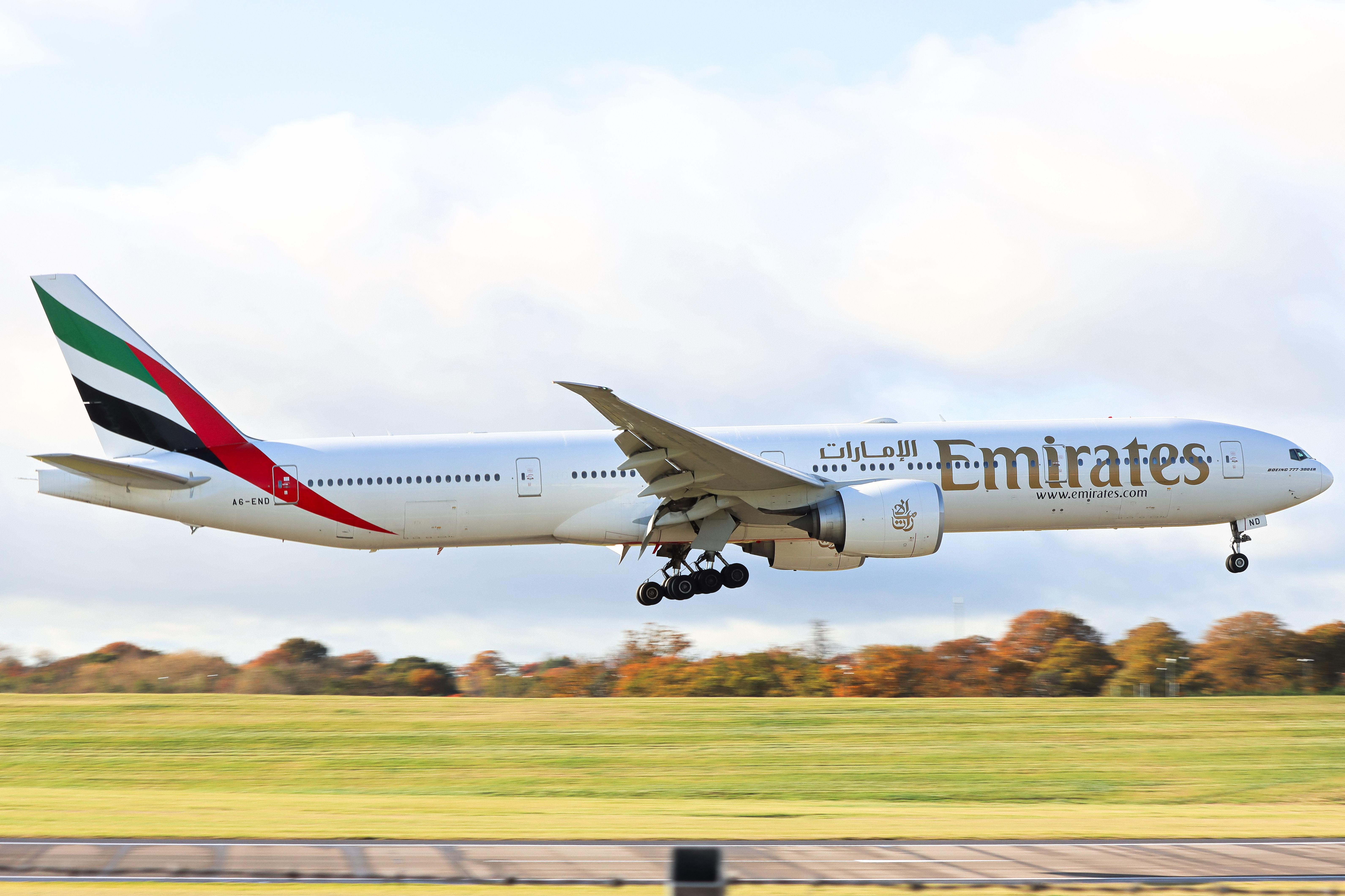 Full size: Emirates Boeing 777-300ER A6-END at Birmingham Airport
