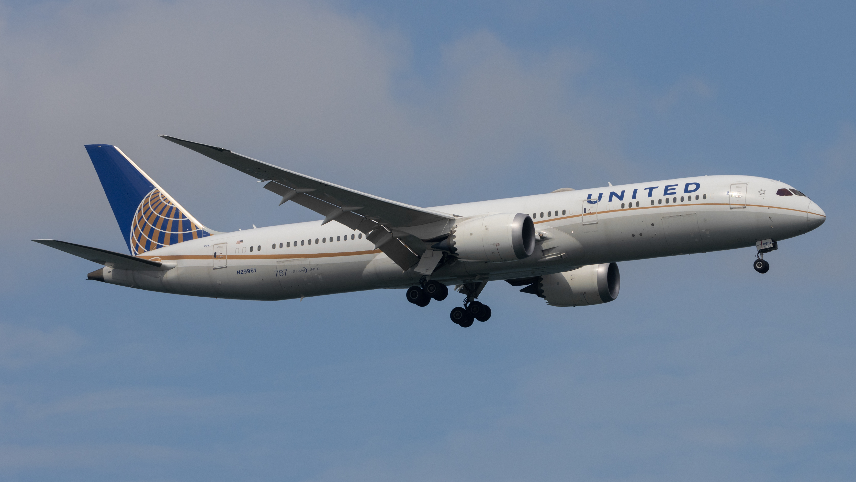 Full size: United Airlines Boeing 787-9 N29961 at Singapore-Changi Airport