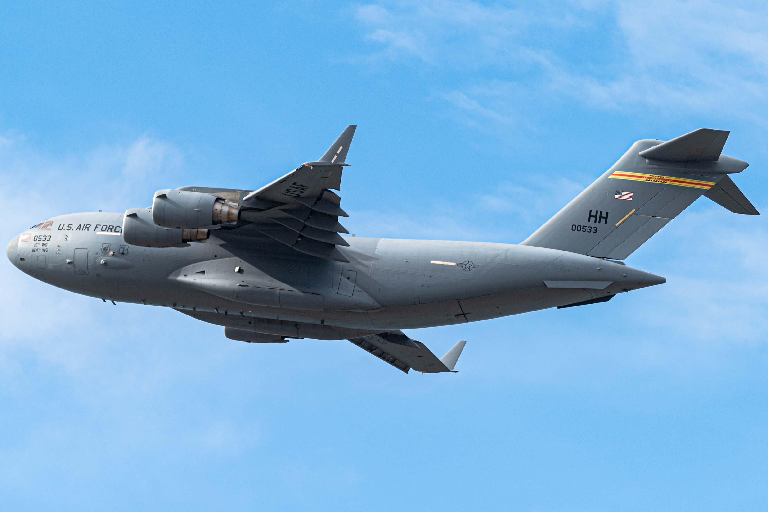Full size: USAF - United States Air Force Boeing C-17 Globemaster III 90-00533 at Daniel K Inouye International Airport