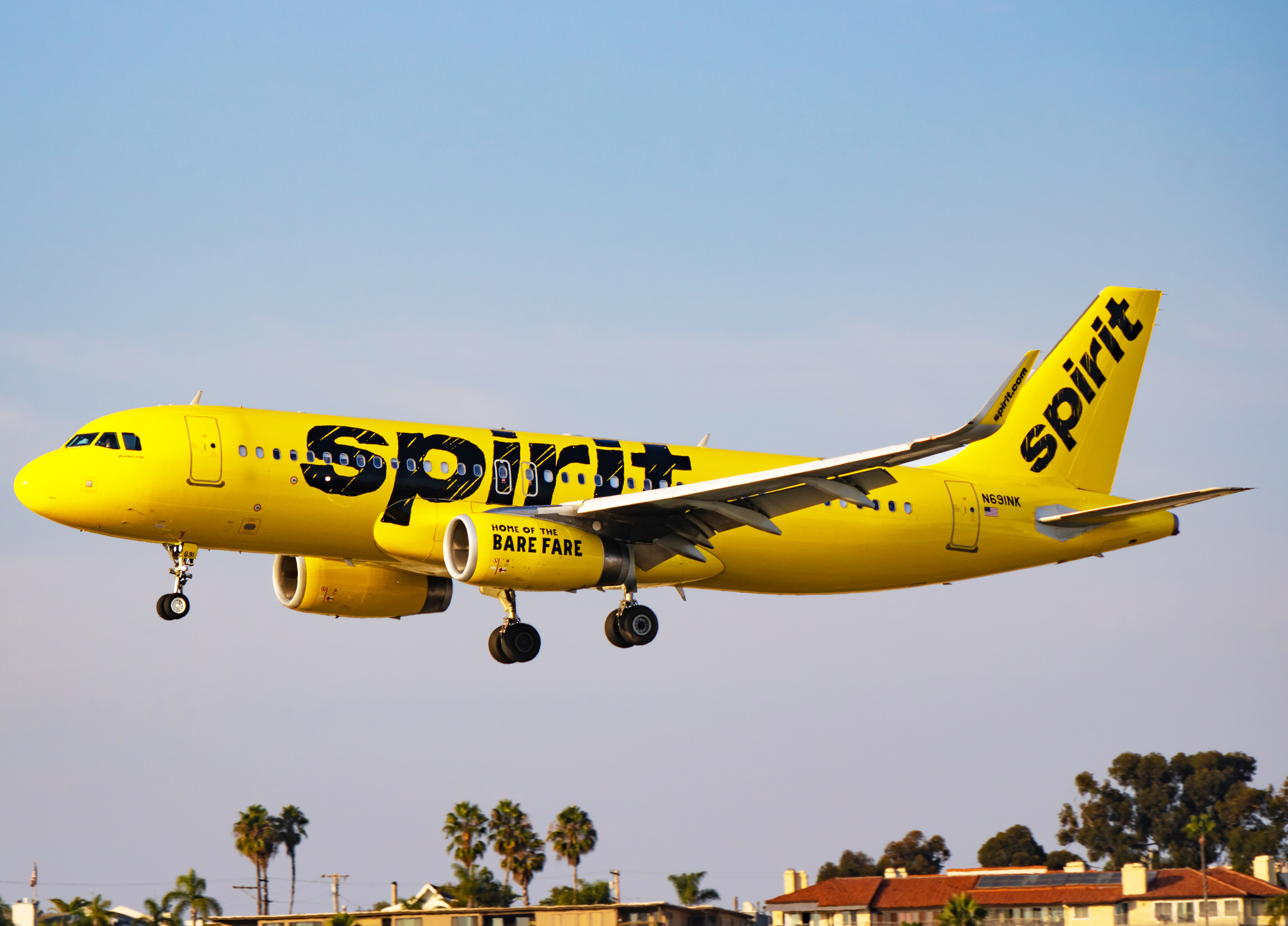Full size: Spirit Airlines Airbus A320 N691NK at San Diego International Airport