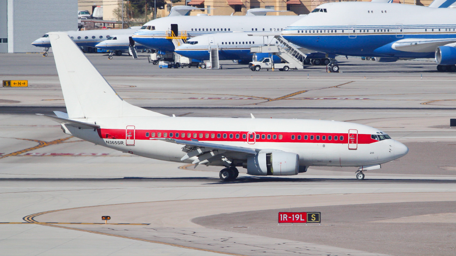 Full size: PRIVATE Boeing 737-600 N365SR at Harry Reid International Airport