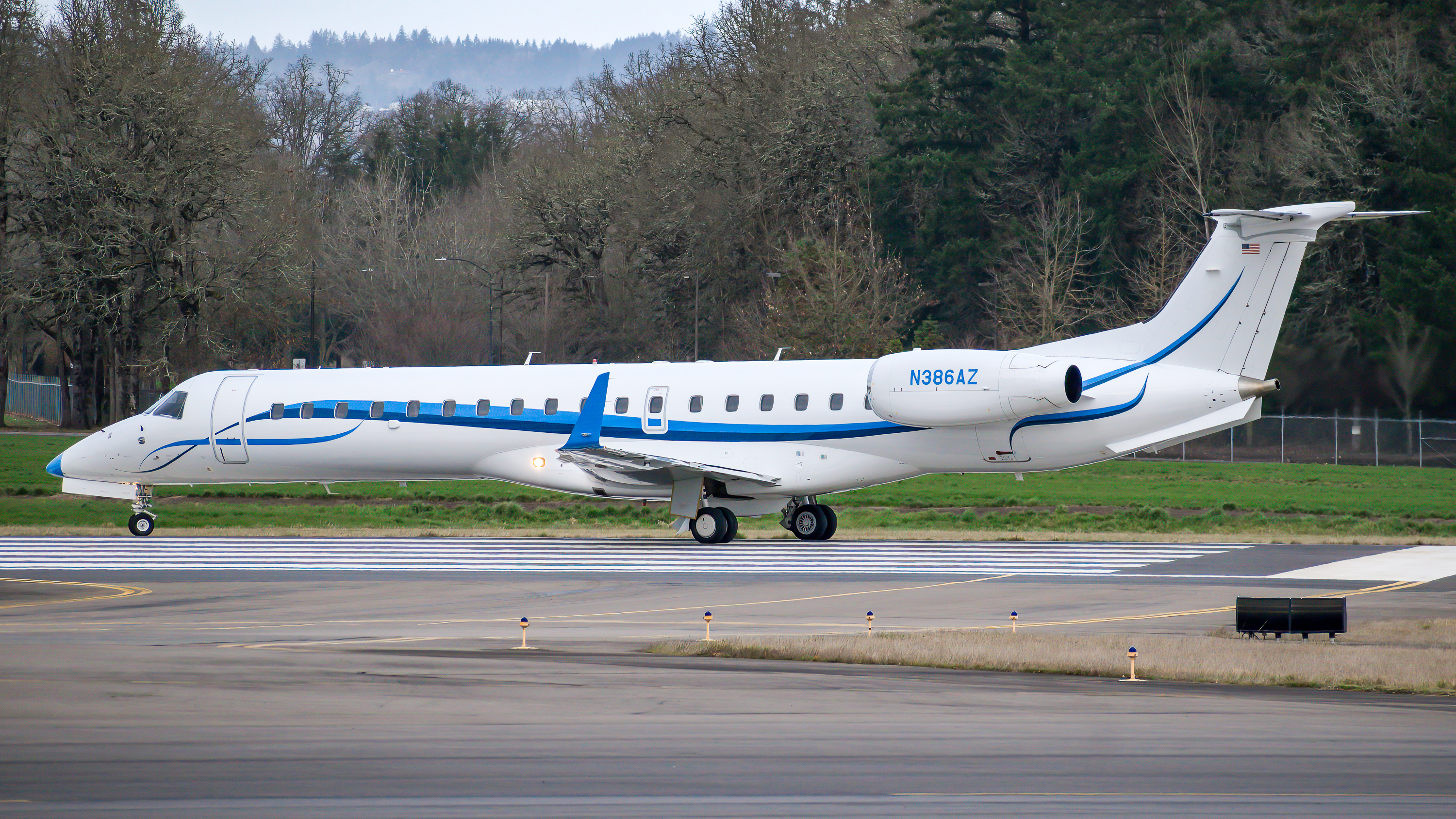 Full size: Intel Air Shuttle Embraer ERJ145 N386AZ at Portland-Hillsboro Airport