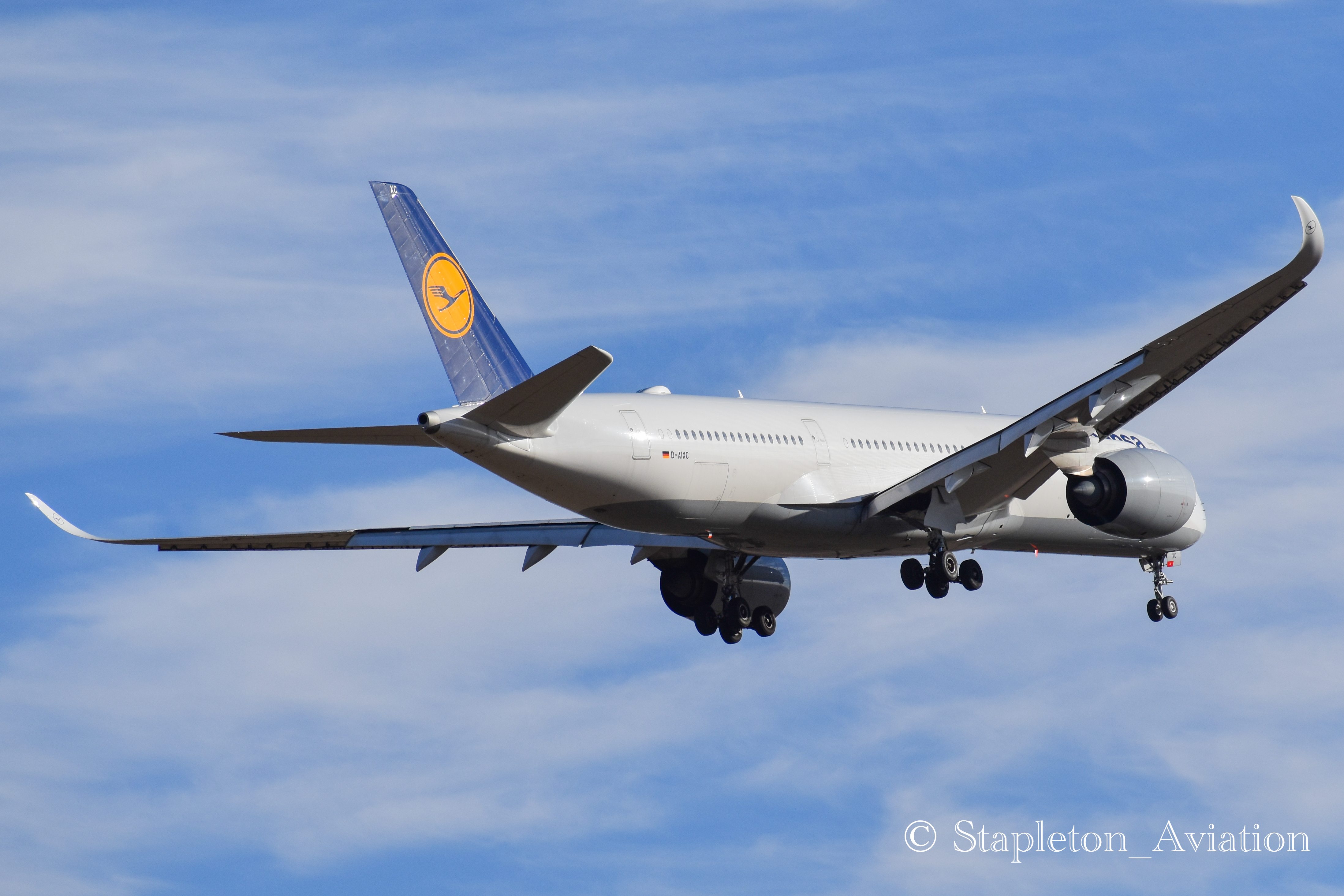 Full size: Lufthansa Airbus A350-900 D-AIXC at Denver International Airport